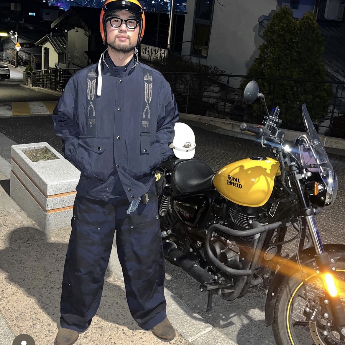 Karactor Heritage Nylon Work Jacket Dark Navy 착용 스타일