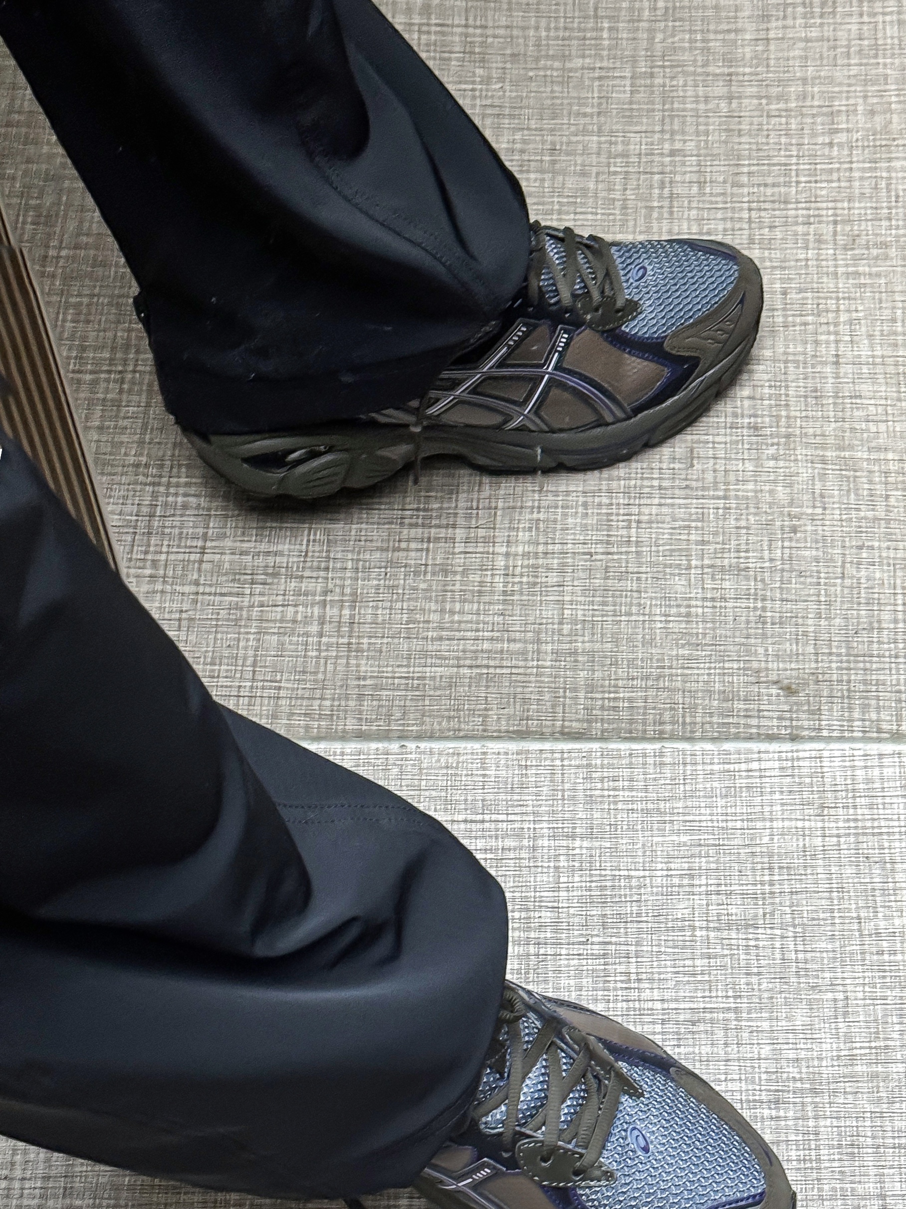 Asics UB6-S GT-2160 Grey Floss Brown Storm 착용 스타일