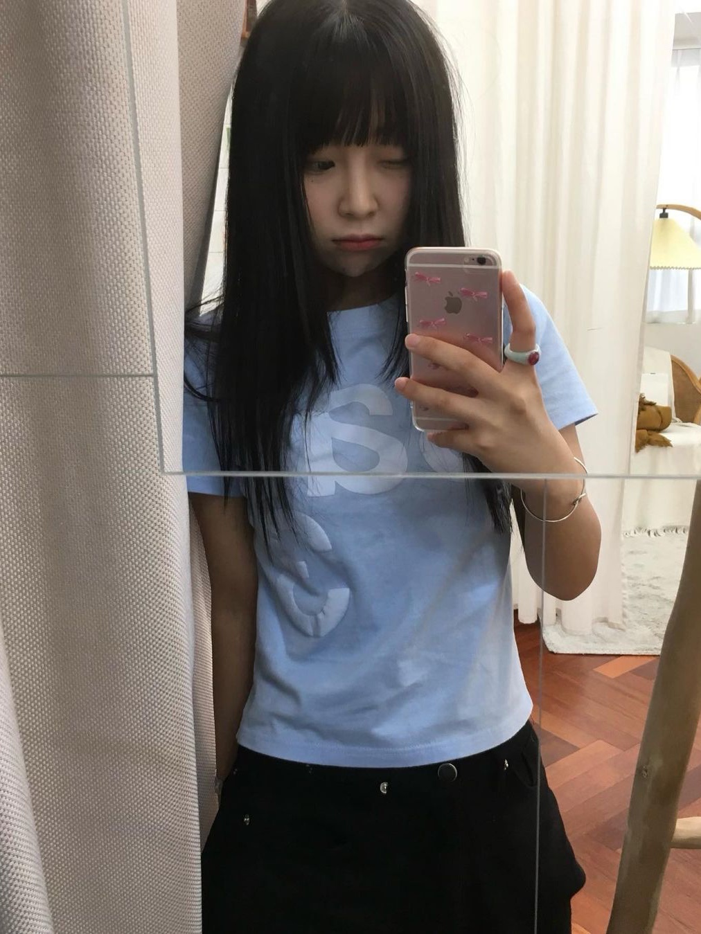 [KREAM 단독] Safarispot 1/2 Basic Safari T-Shirt Sky, [KREAM 단독] Safarispot 1/2 Basic Safari T-Shirt White 착용 스타일 - 2