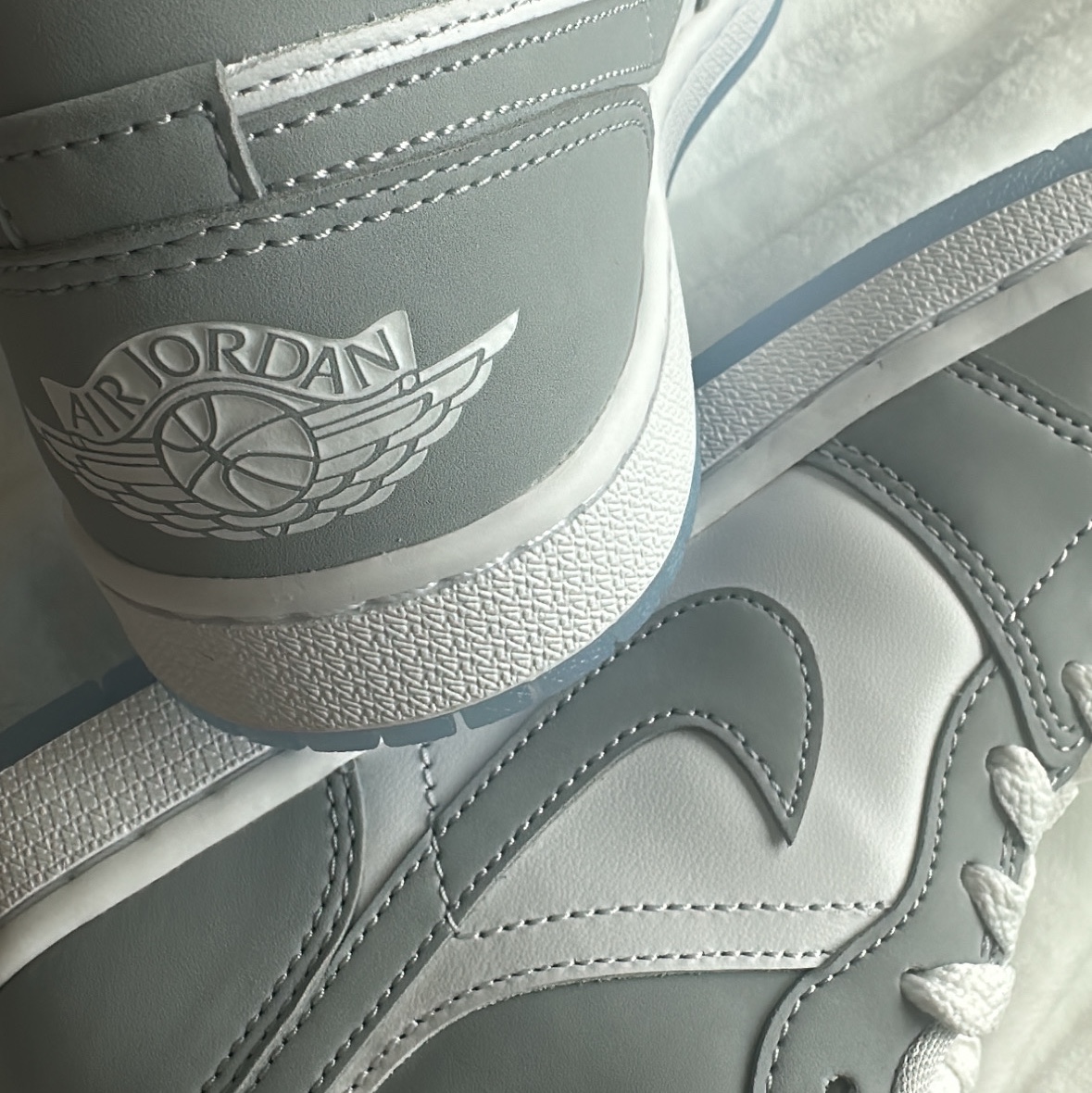 (W) Jordan 1 Low White Wolf Grey 착용 스타일