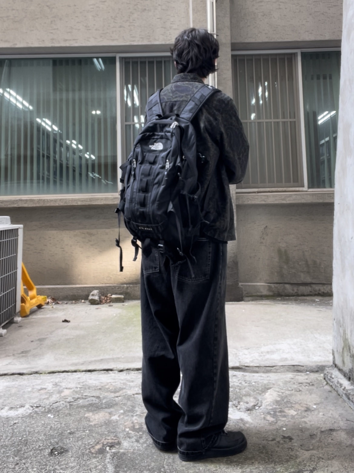 Nike Air Force 1 '07 Low Triple Black, The North Face Big Shot Black 착용 스타일 - 2