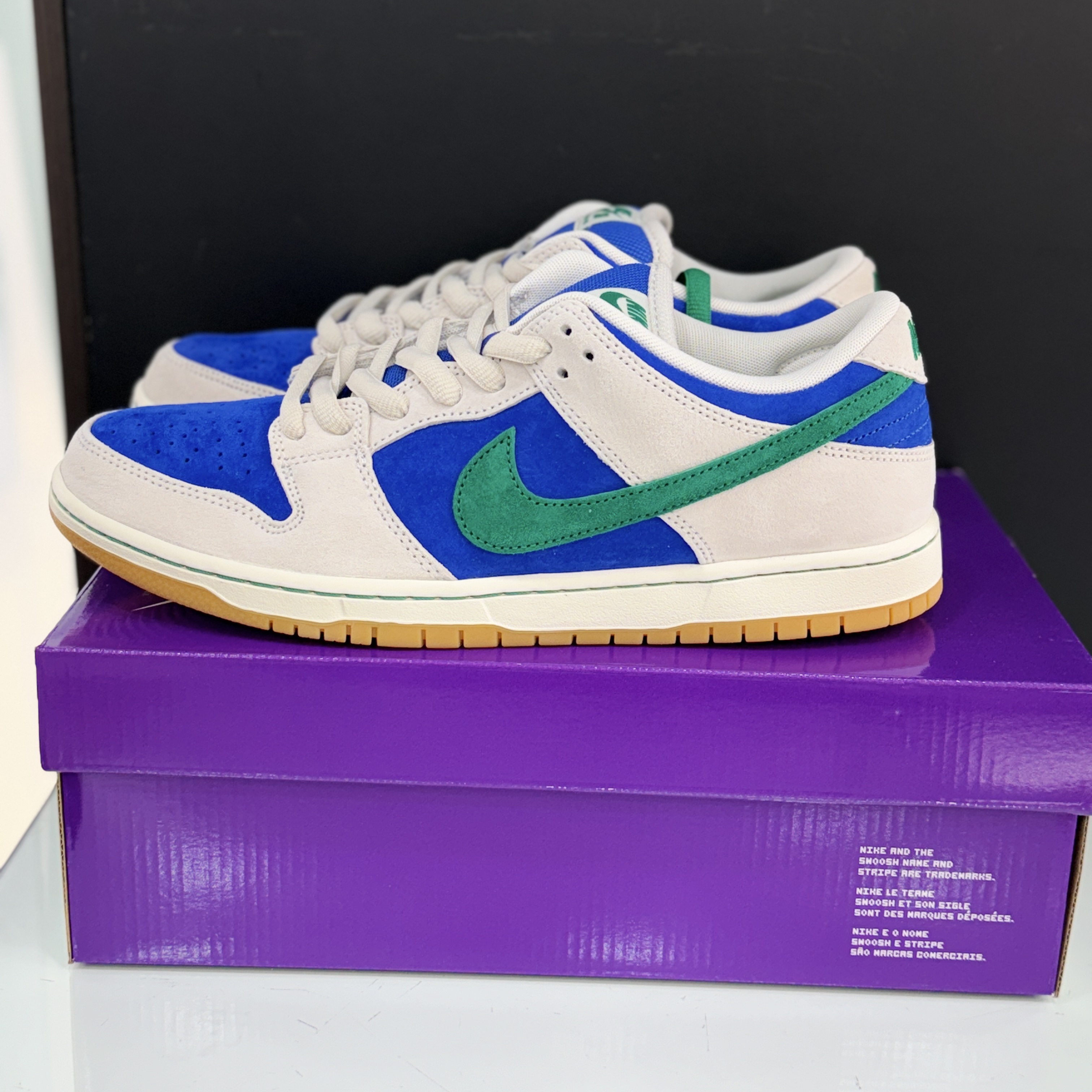 Nike SB Dunk Low Pro Phantom and Hyper Royal 착용 스타일