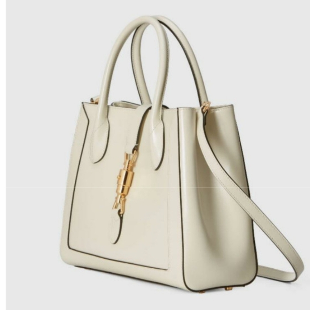 Gucci Jackie 1961 Medium Tote Bag White Leather 착용 스타일 - 2