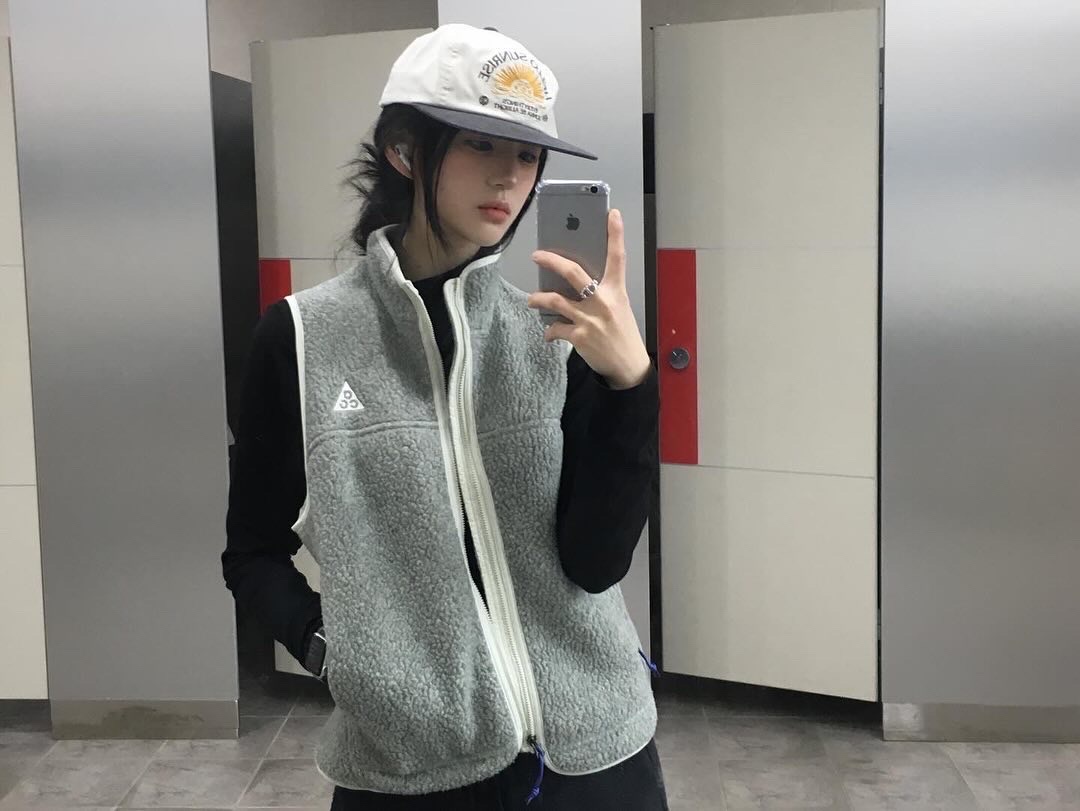 Hello Sunrise Washed HS Arch Logo 6Panel Cap Oatmeal Beige & Charcoal, (W) Nike ACG Arctic Wolf Vest Sea Glass Bicoastal - Asia 착용 스타일 - 4