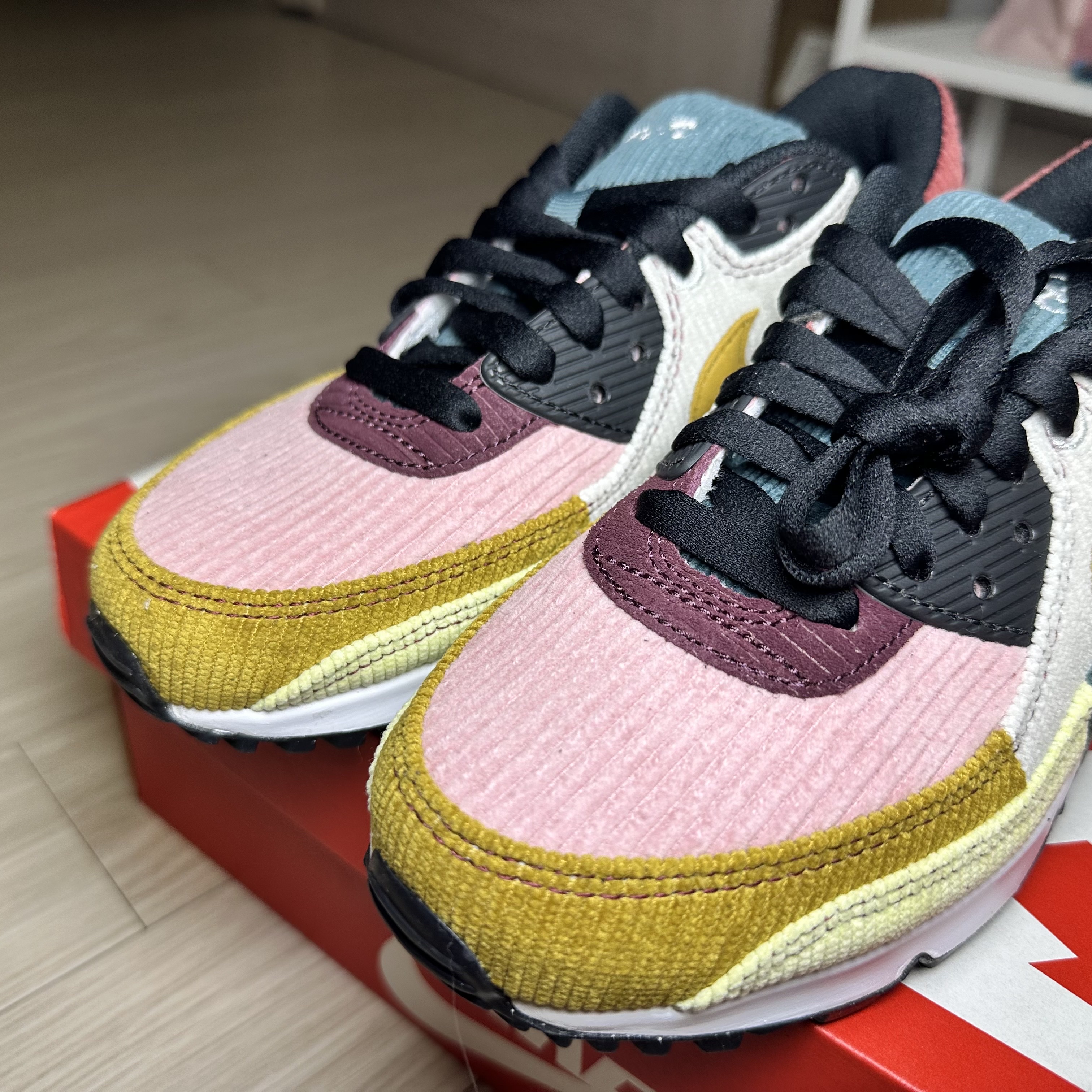 (W) Nike Air Max 90 Black Bronzine 착용 스타일 - 5