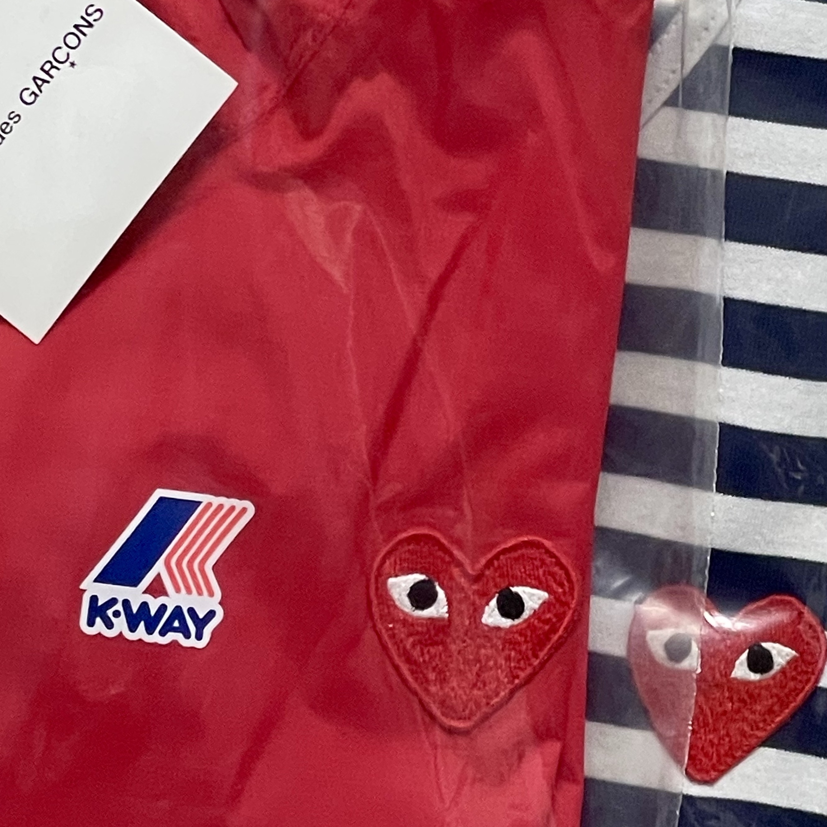Play Comme des Garcons x K-Way Full Zip Jacket Red, (W) A.P.C. Tina Sweatshirt Grey 착용 스타일 - 4