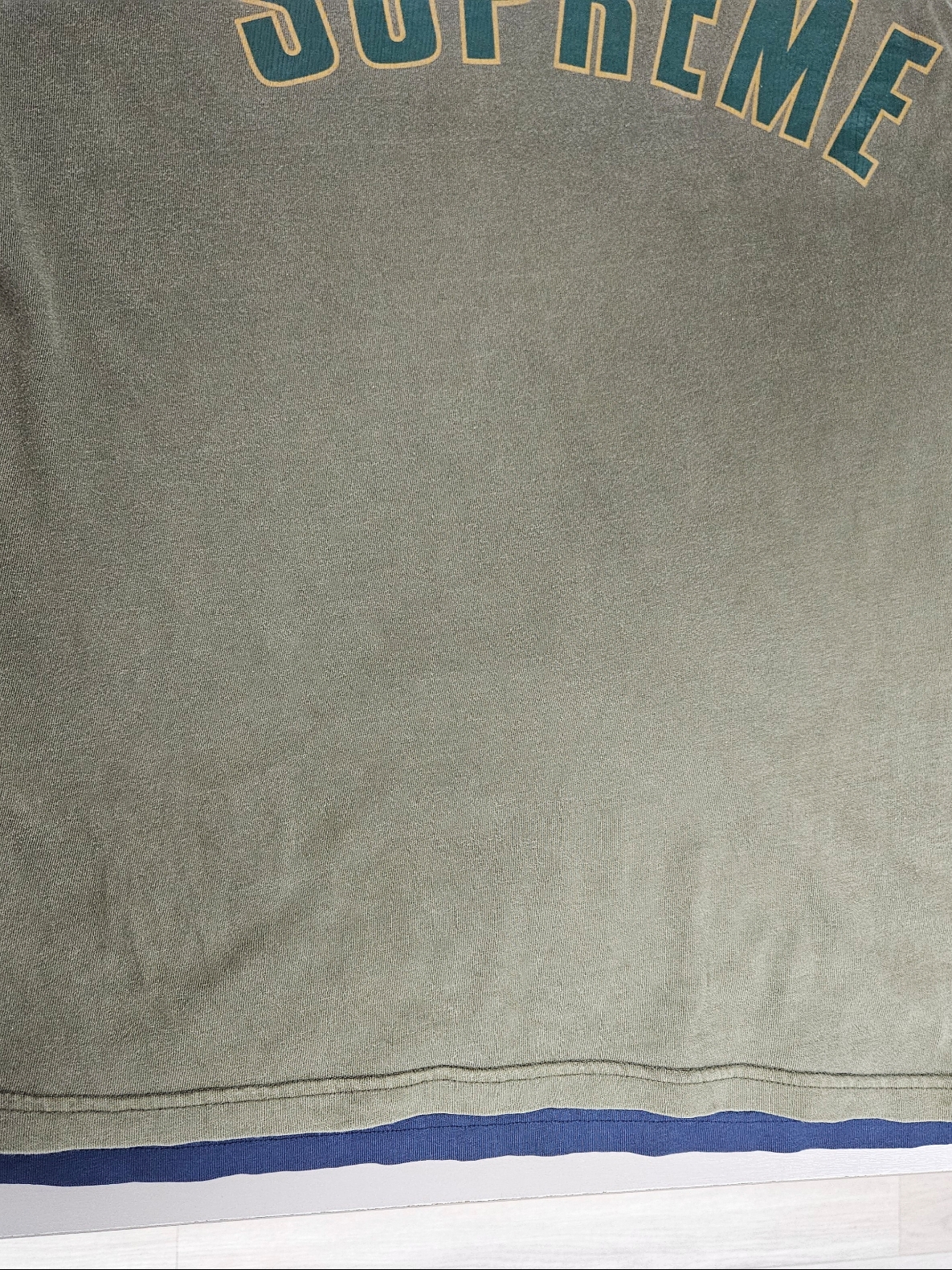 Supreme Cracked Arc S/S Top Navy - 24SS, Supreme Frayed Logos Denim Camp Cap Blue - 21SS 착용 스타일 - 10