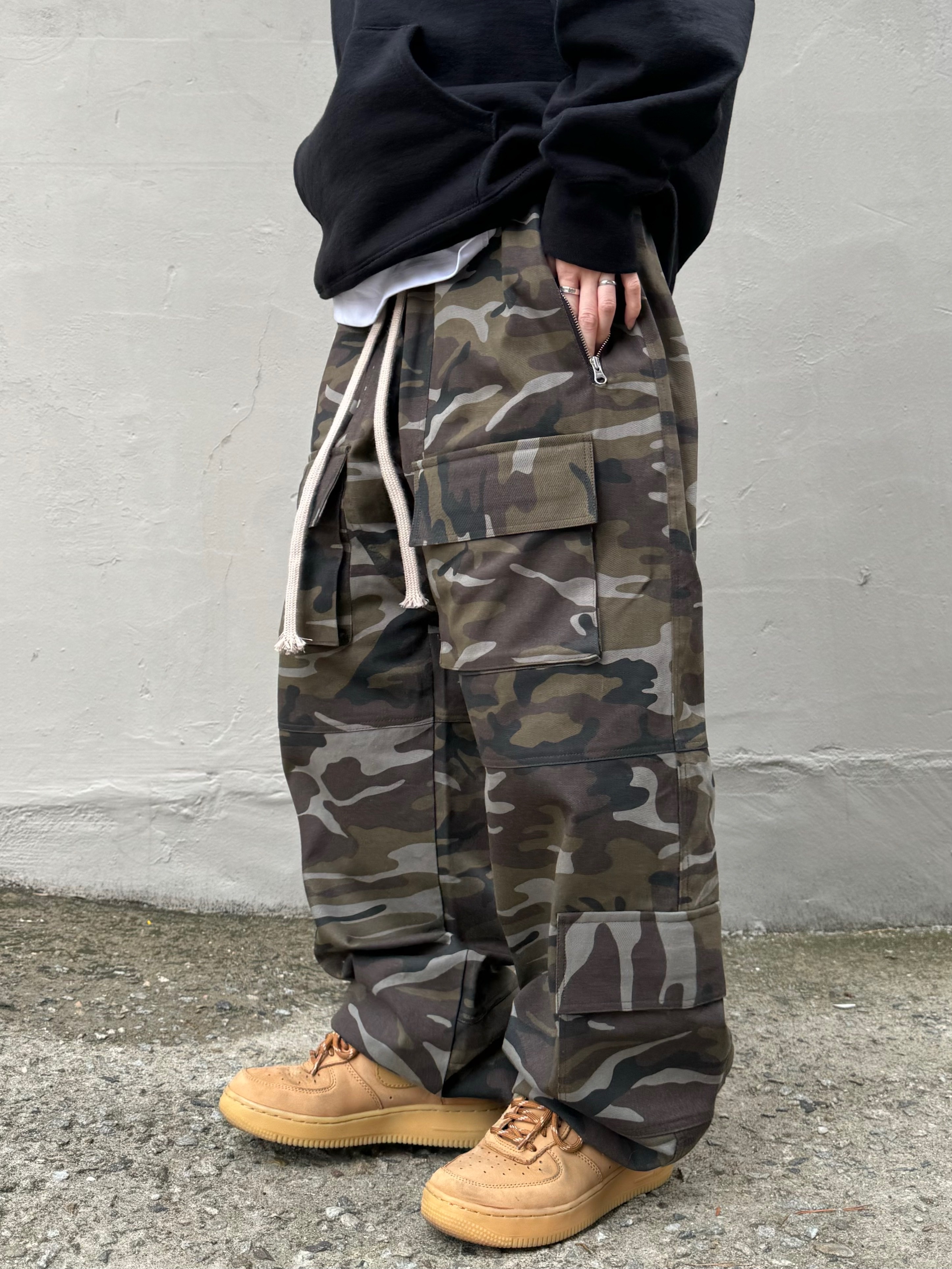 Supreme x Burberry Box Logo Hooded Sweatshirt Black - 22SS, Supreme 2-Tone Camp Cap Navy - 23FW 착용 스타일 - 5