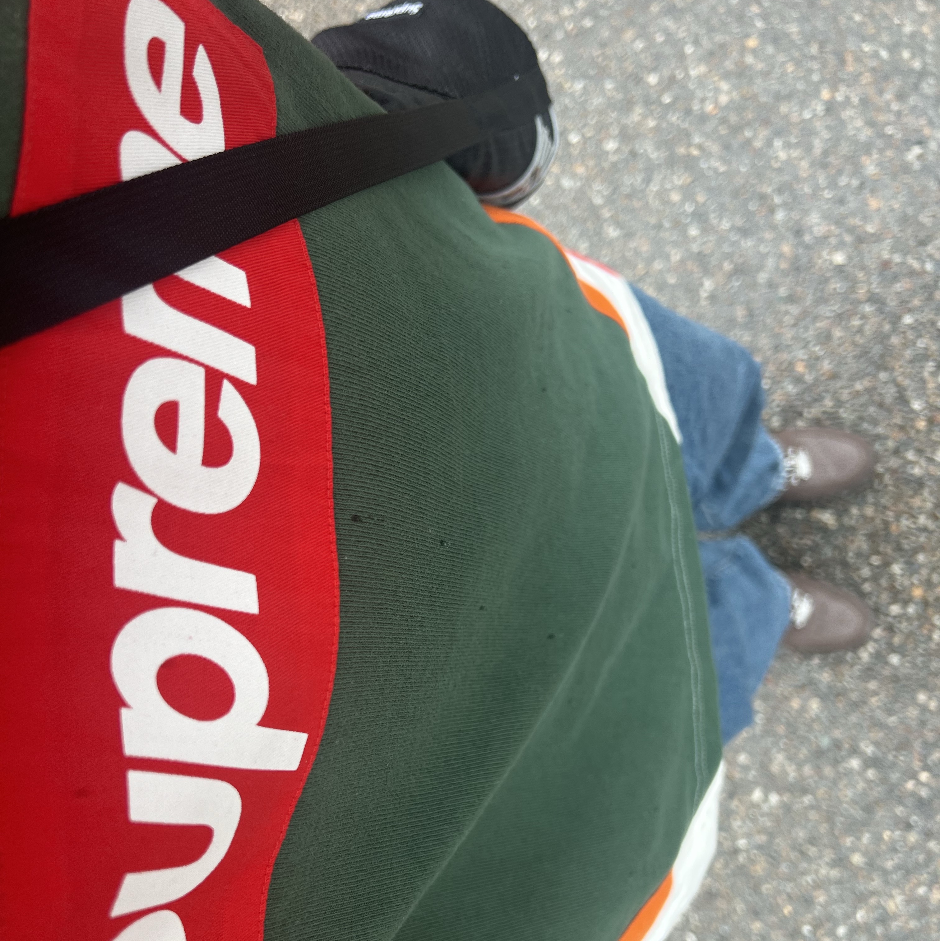 Supreme S/S Rugby Multicolor - 24SS, Supreme Small Cinch Pouch Black - 23FW 착용 스타일