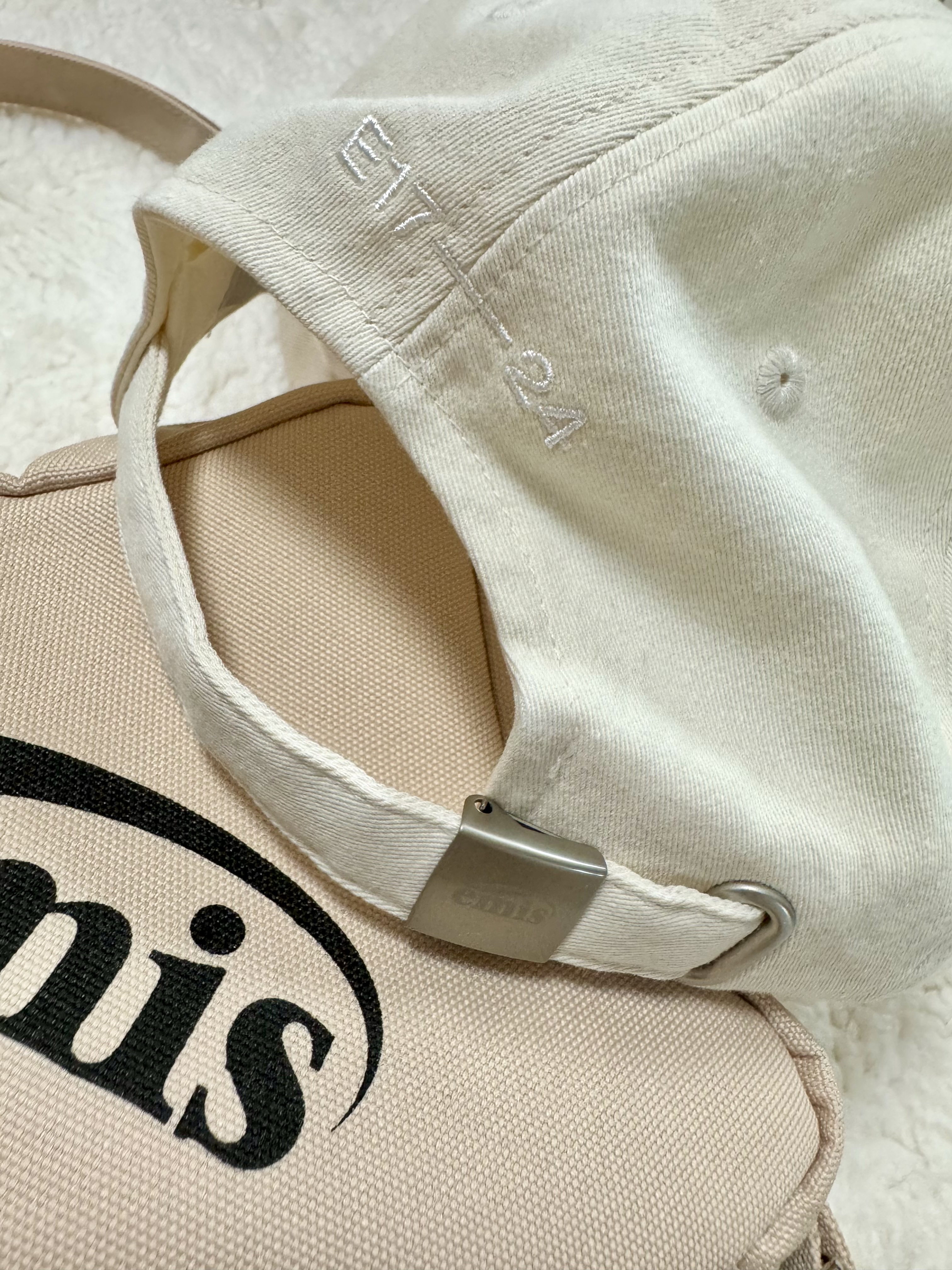 Emis Beige Trimming Ball Cap Cream, Emis Star Bag Beige 착용 스타일 - 7