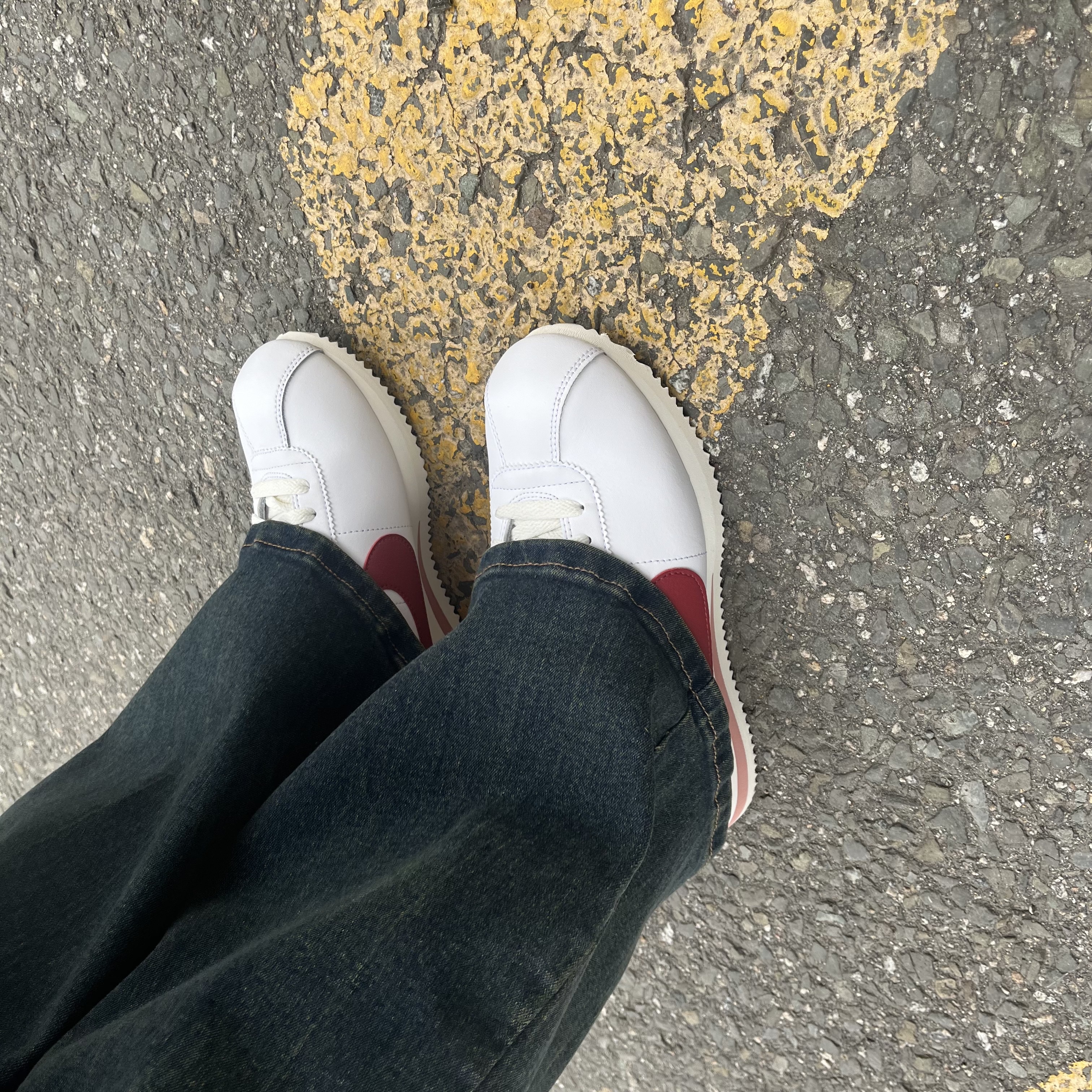 (W) Nike Cortez White Red Stardust 착용 스타일
