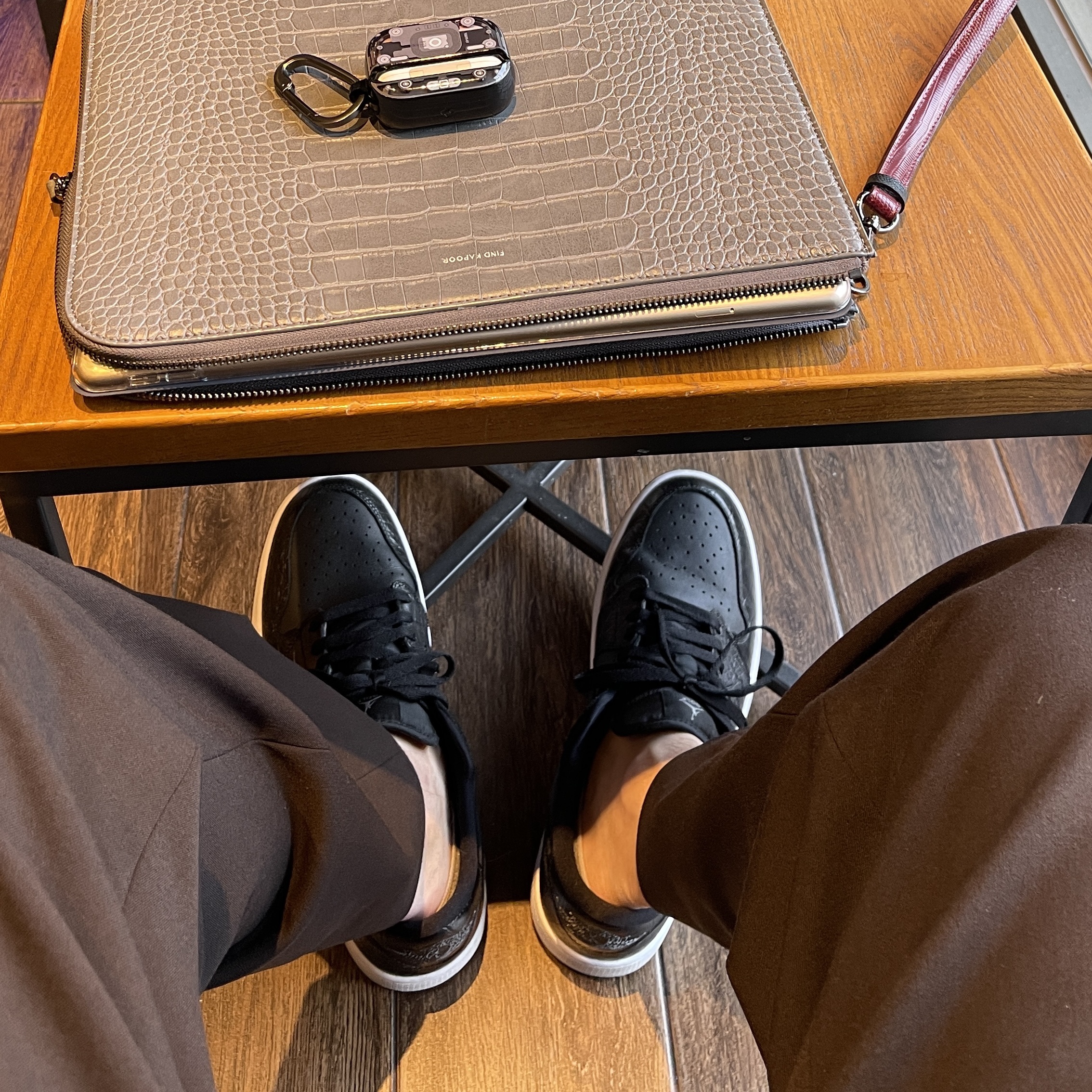 Jordan 1 Low Golf Black Iron Grey 착용 스타일