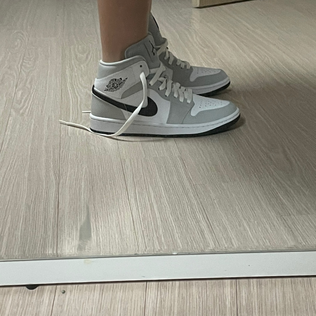 (W) Jordan 1 Mid Grey Fog 착용 스타일