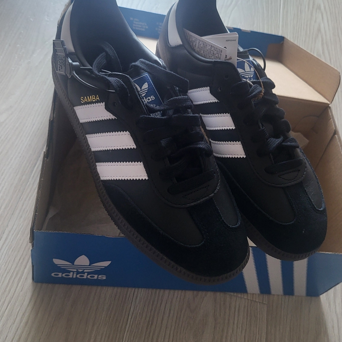 Adidas Samba OG Black White Gum 착용 스타일 - 2