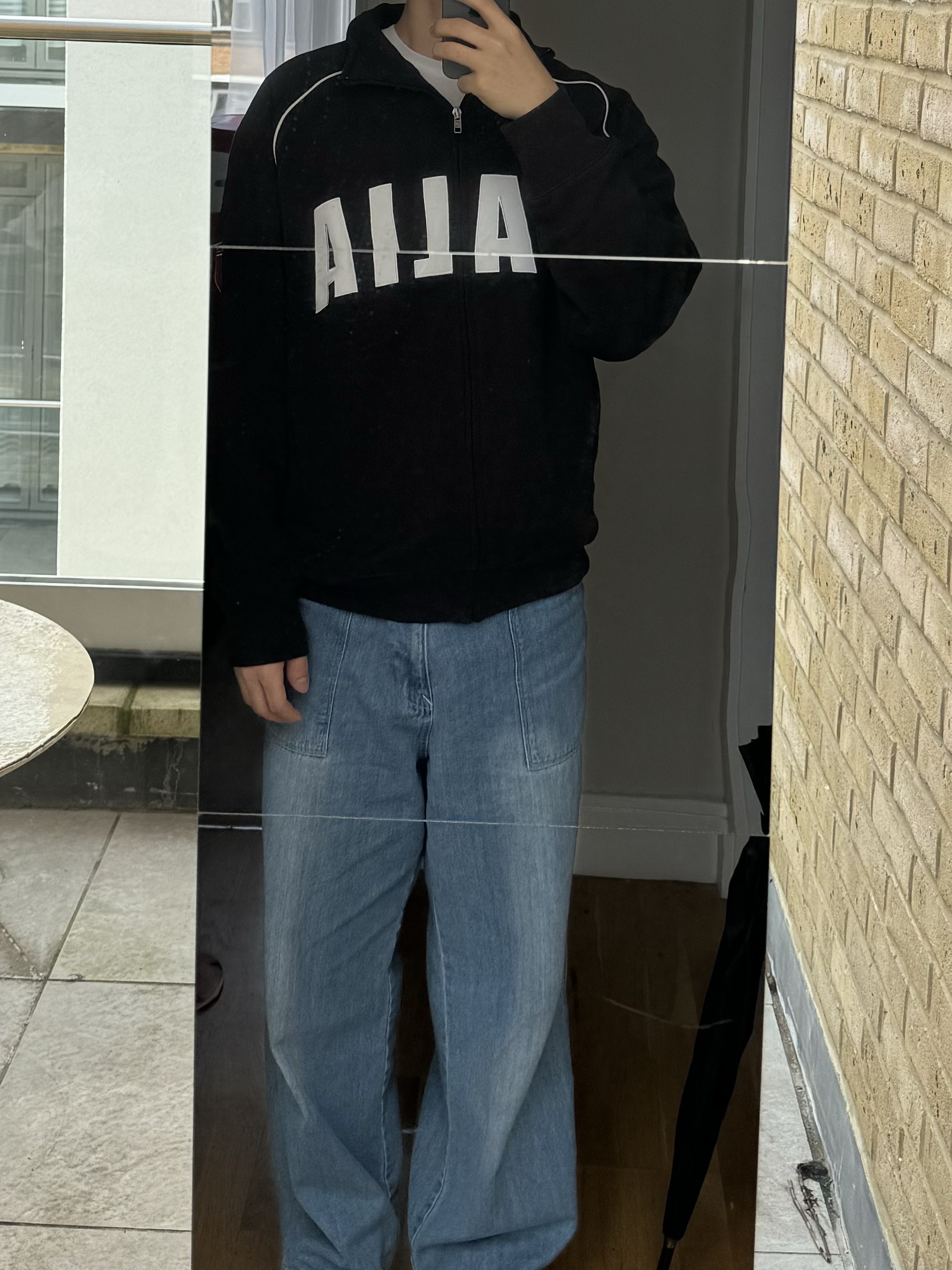 Palace Italia Zip Funnel Black - 24SS, Palace Italia Zip Funnel Soft White - 24SS 착용 스타일 - 1