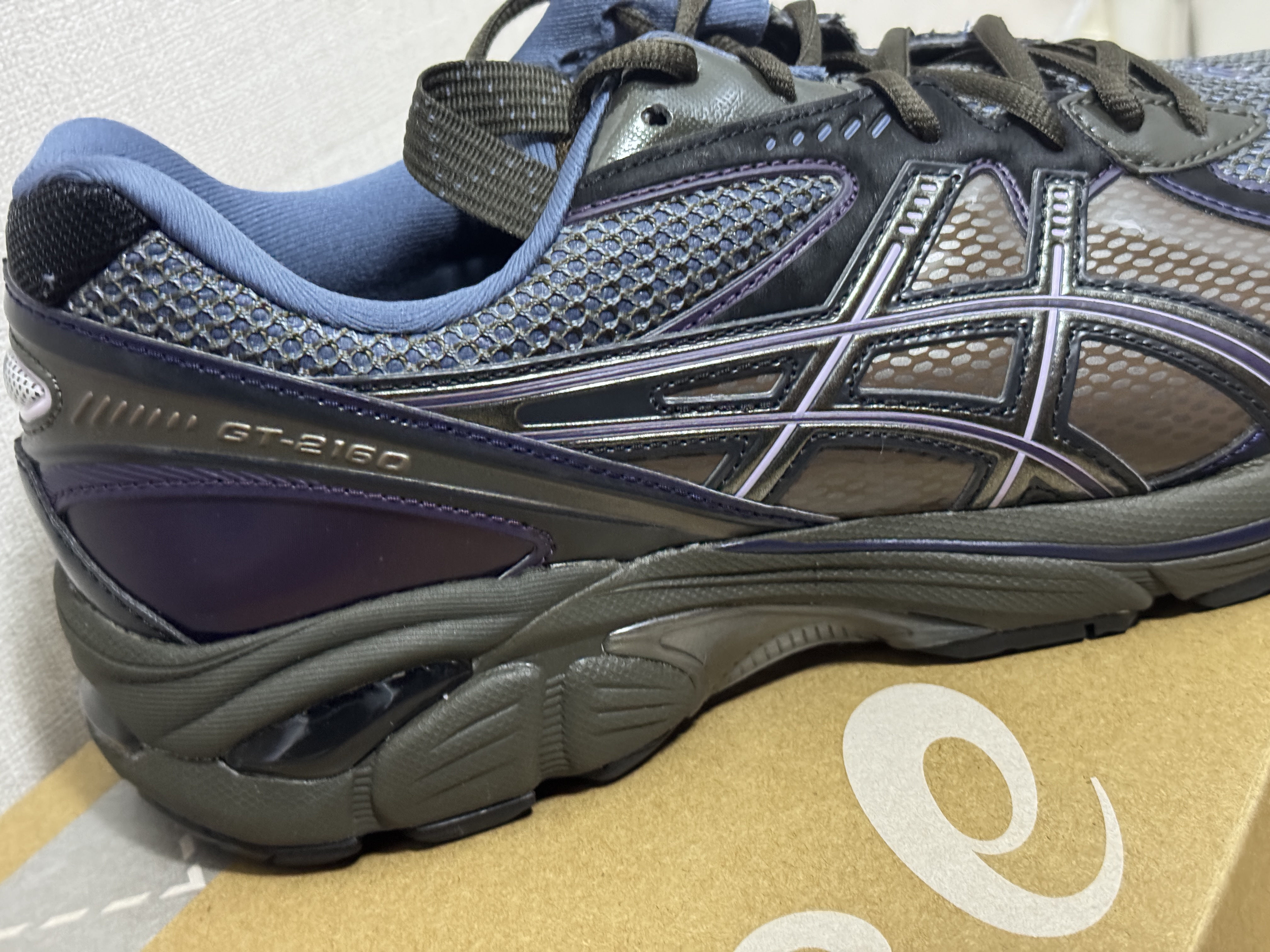 Asics UB6-S GT-2160 Grey Floss Brown Storm 착용 스타일 - 5