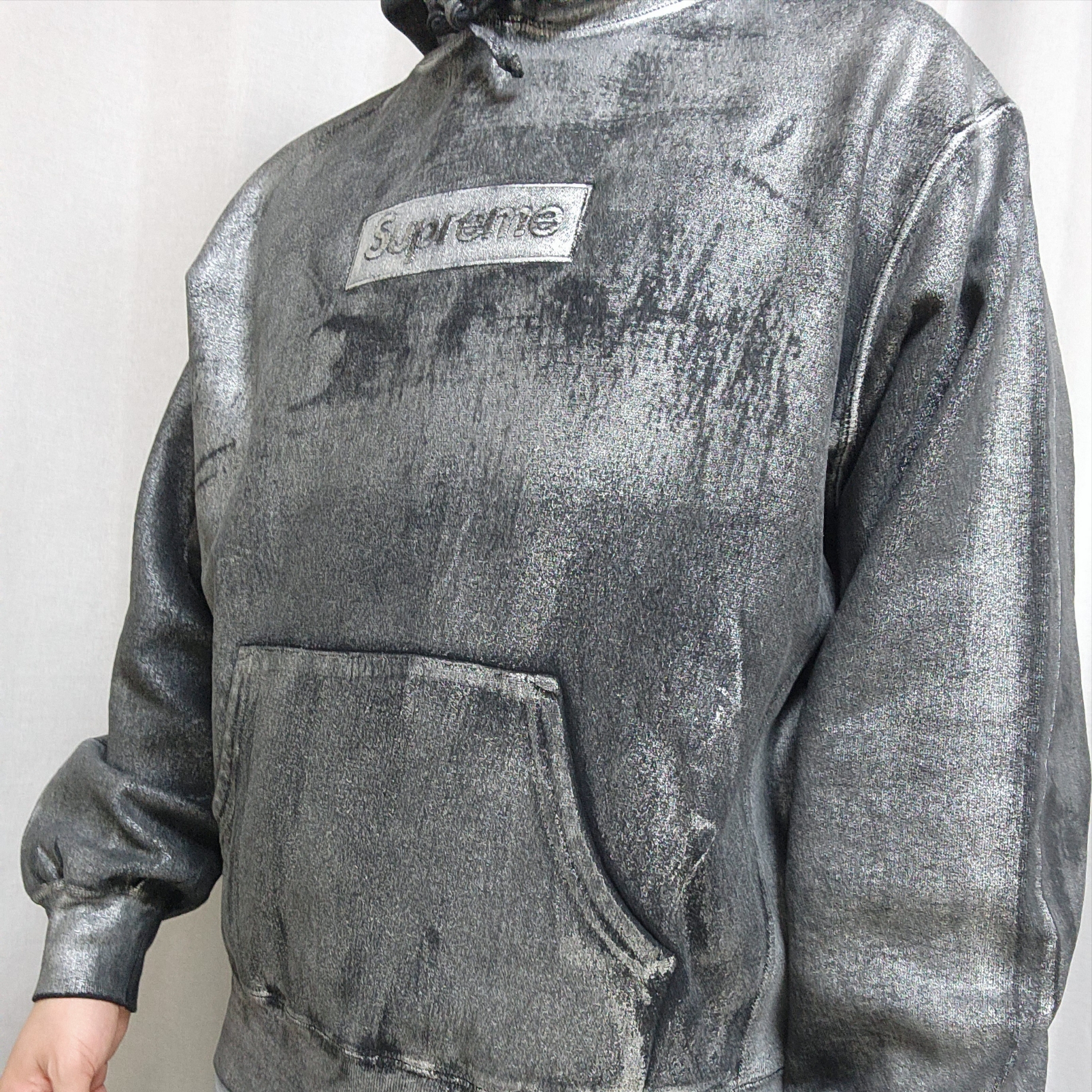 Supreme x MM6 Maison Margiela Foil Box Logo Hooded Sweatshirt Black - 24SS 착용 스타일 - 4