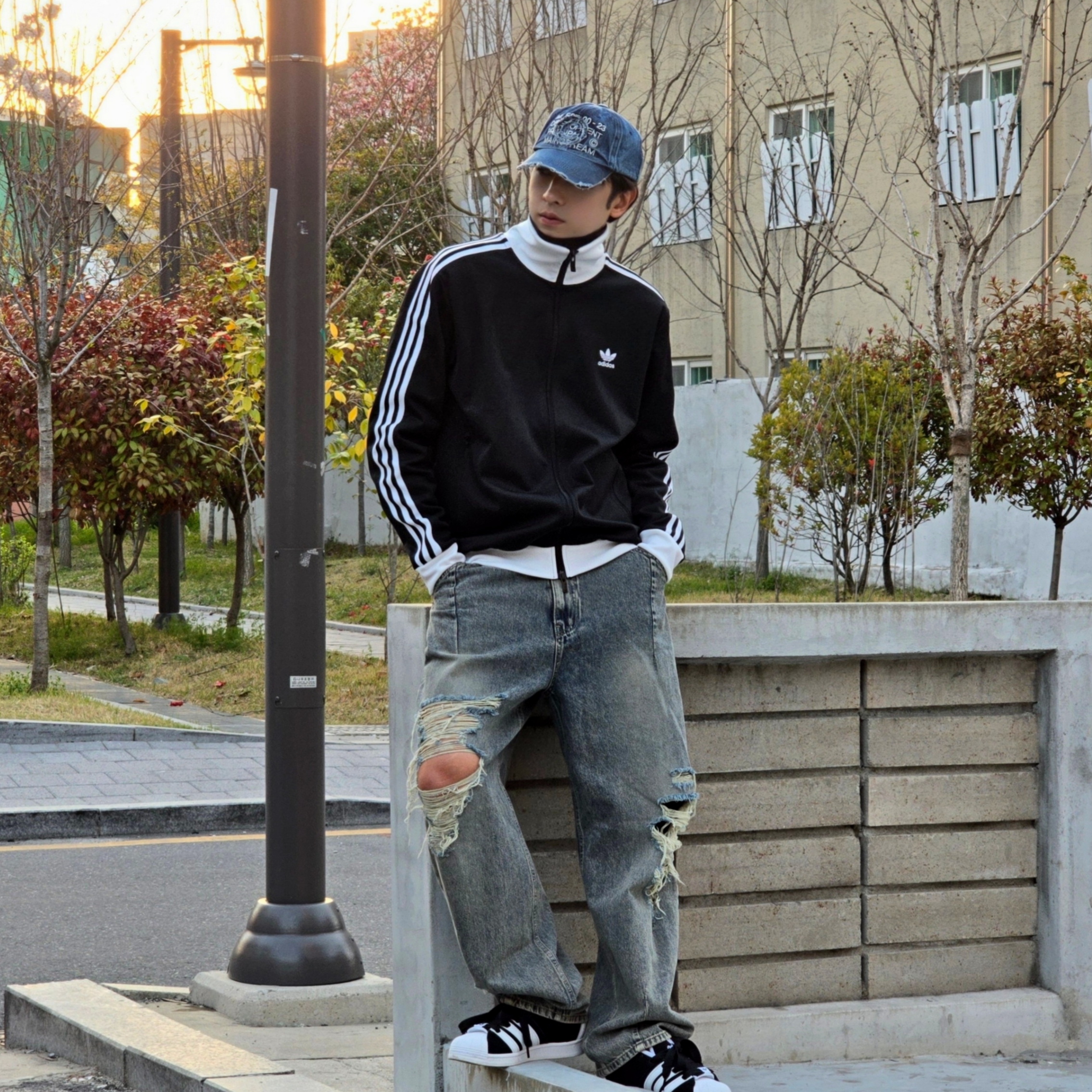 Millo Archive Core Denim Ball Cap Washed Blue, Adidas Adicolor Classics Beckenbauer Track Jacket Black - KR Sizing 착용 스타일 - 2