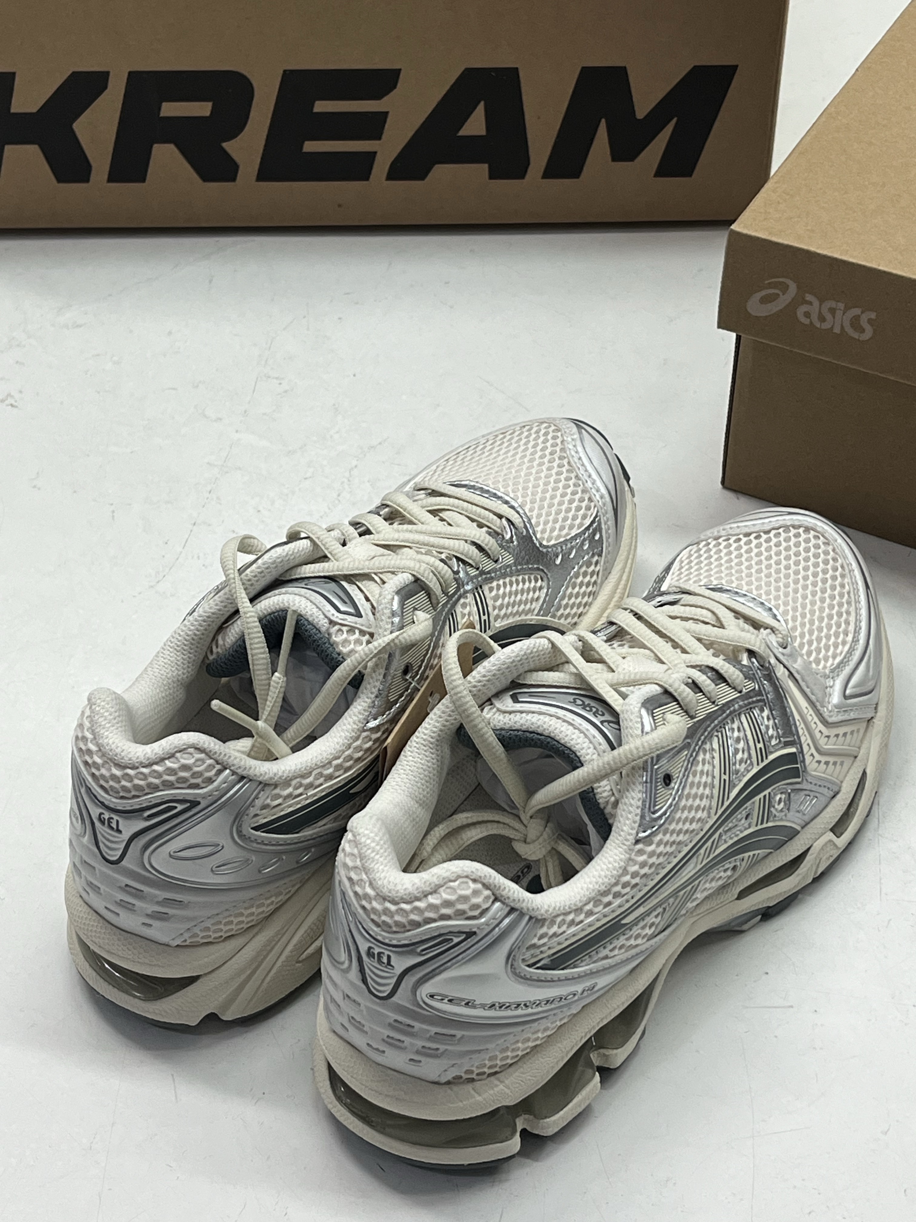 Asics Gel-Kayano 14 Birch Dark Pewter ์ฐฉ์ฉ ์คํ์ผ - 1