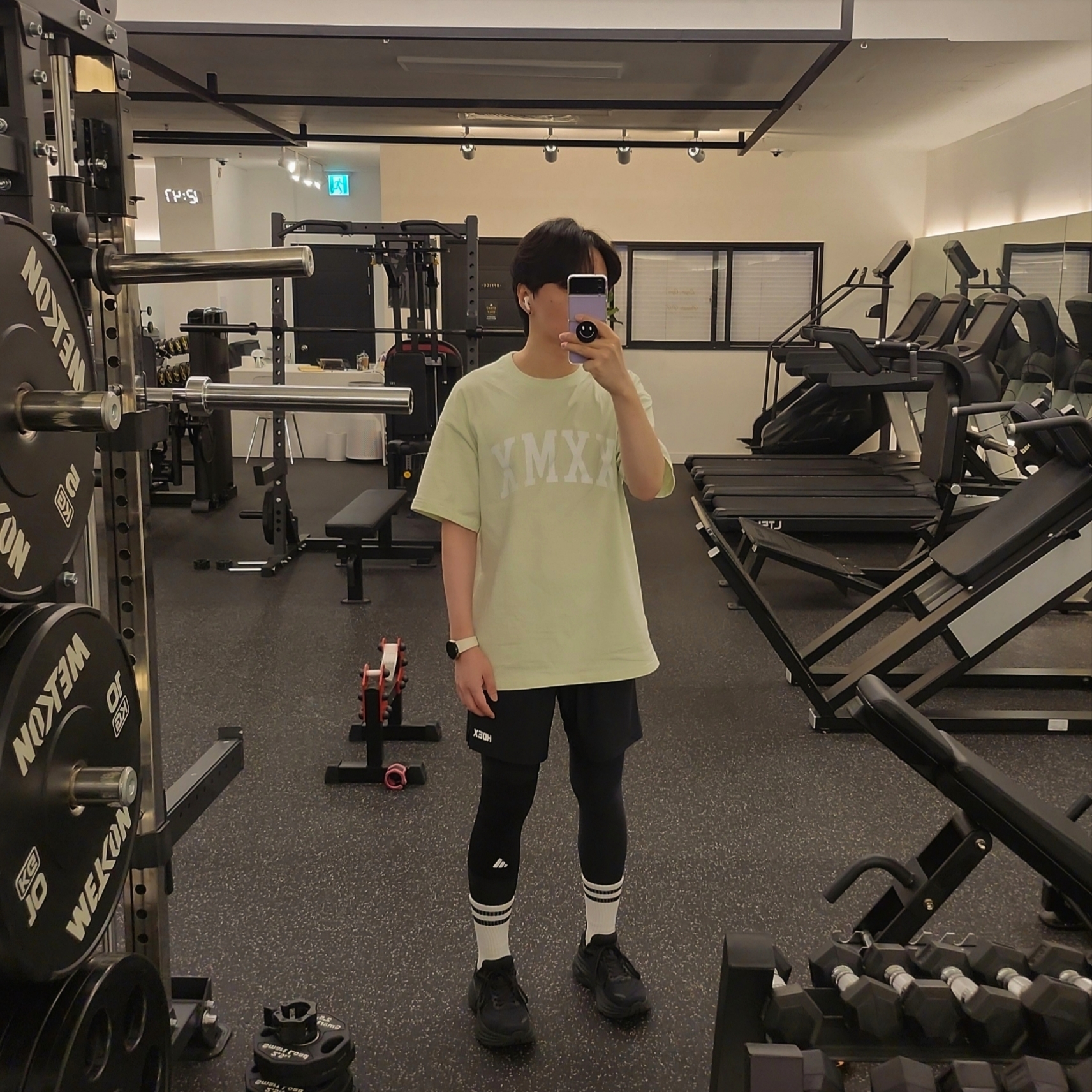 Hoka Bondi 8 Shark Grey - Wide, Hoka Bondi 8 Black - Wide 착용 스타일 - 2