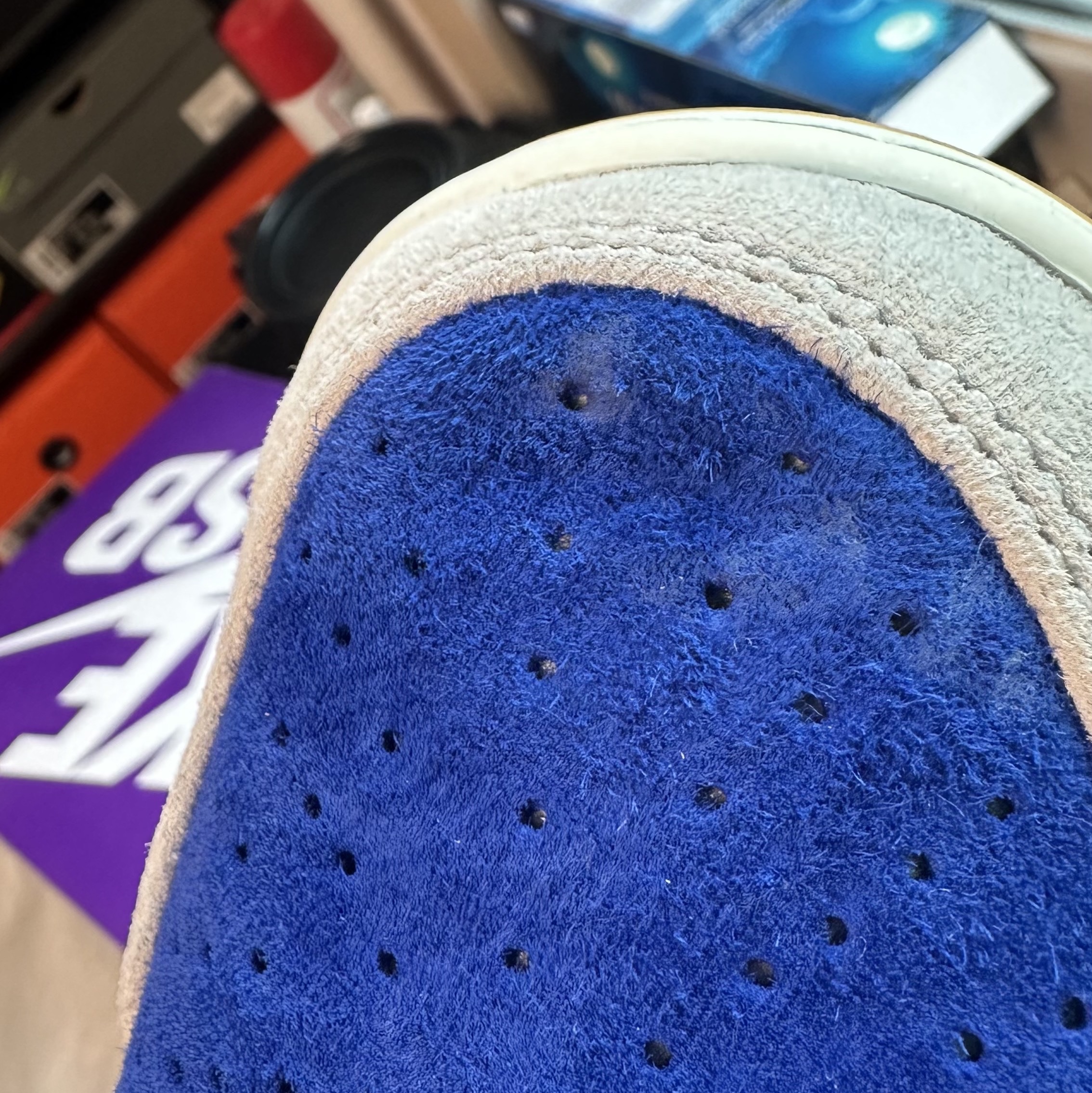 Nike SB Dunk Low Pro Phantom and Hyper Royal 착용 스타일 - 2