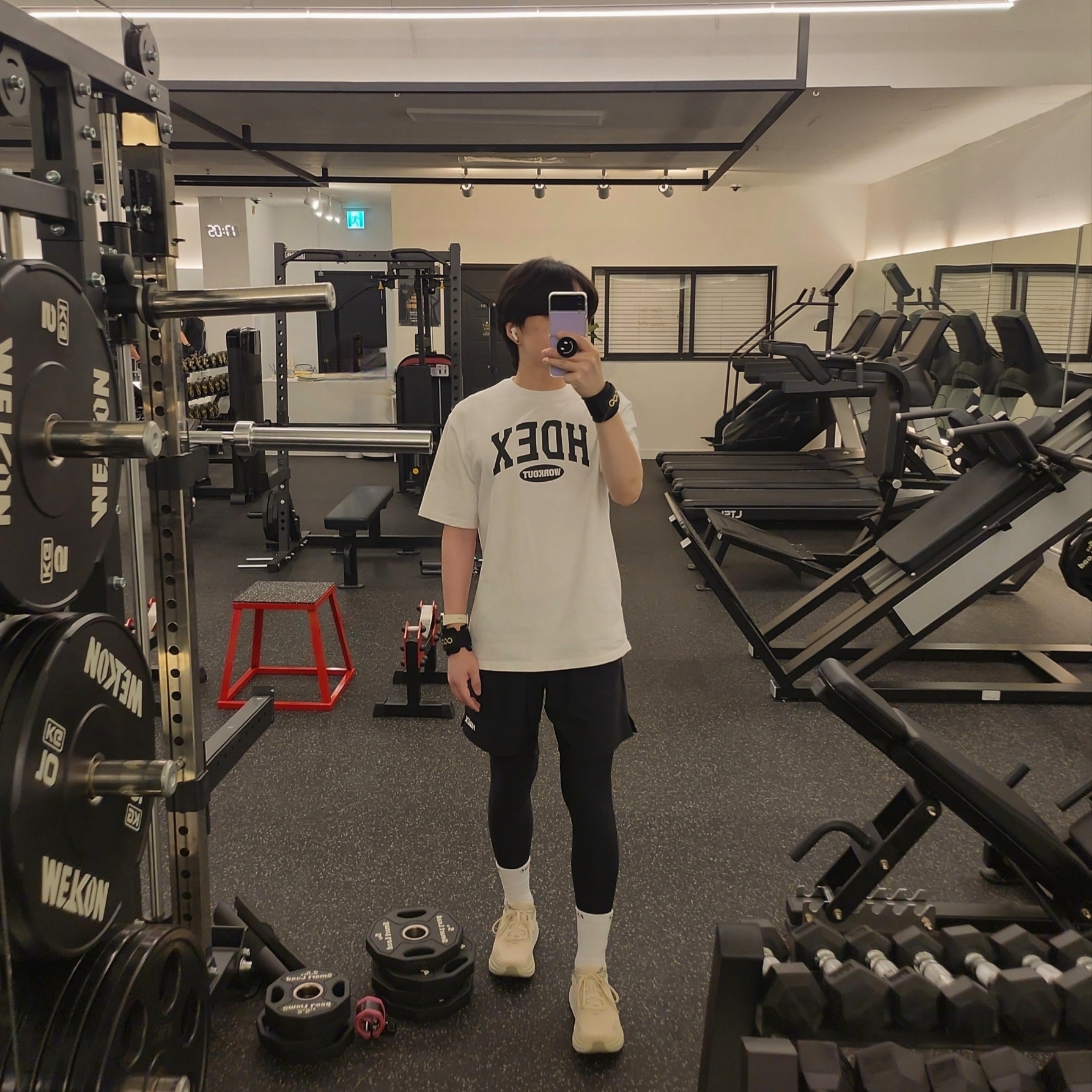 Hoka Bondi 8 Shark Grey - Wide, Hoka Bondi 8 Black - Wide 착용 스타일 - 3