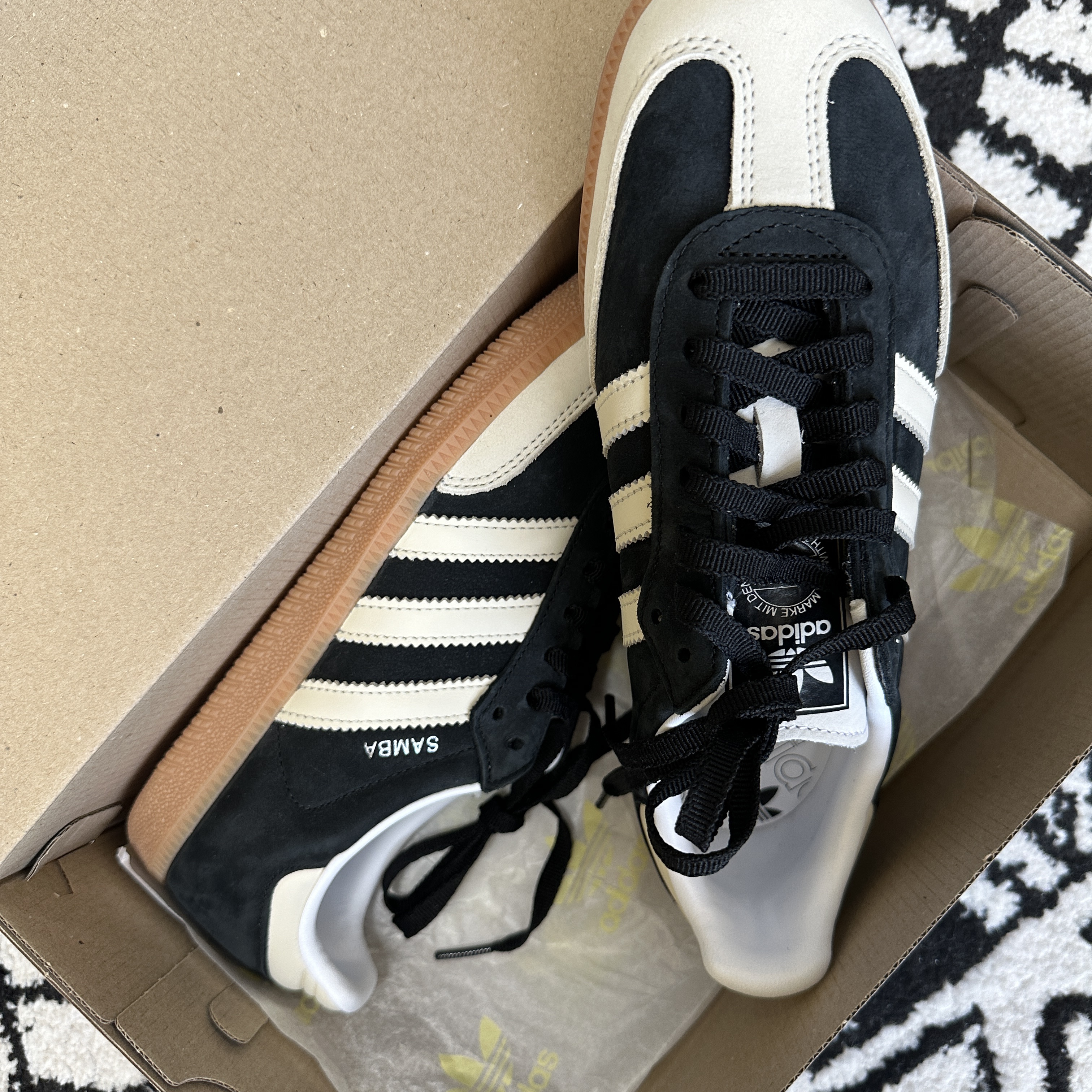 (W) Adidas Samba OG Core Black Wonder White 착용 스타일 - 3