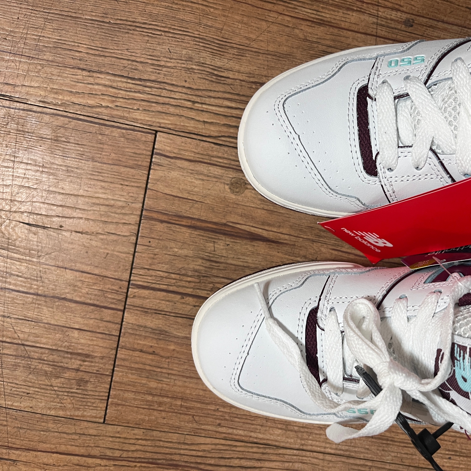 New Balance 550 Burgundy Cyan - 2E Wide 착용 스타일