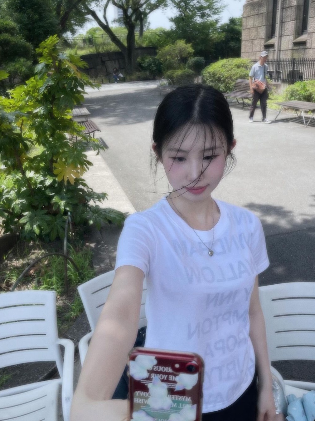 [KREAM 단독] Safarispot Women 1/2 Highway Inn T-Shirt White Red, [KREAM 단독] Safarispot Women 1/2 Highway Inn T-Shirt White Black 착용 스타일