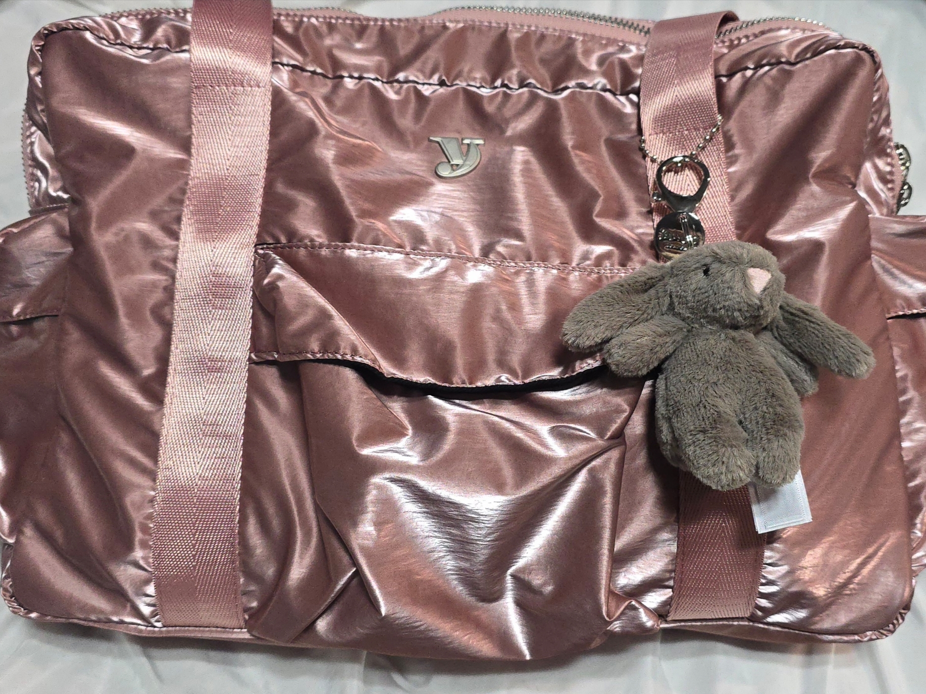 Longchamp Le Pliage Original Handle Pouch Ebony, Jellycat Bashful Bunny Truffle Bag Charm Brown 착용 스타일 - 2