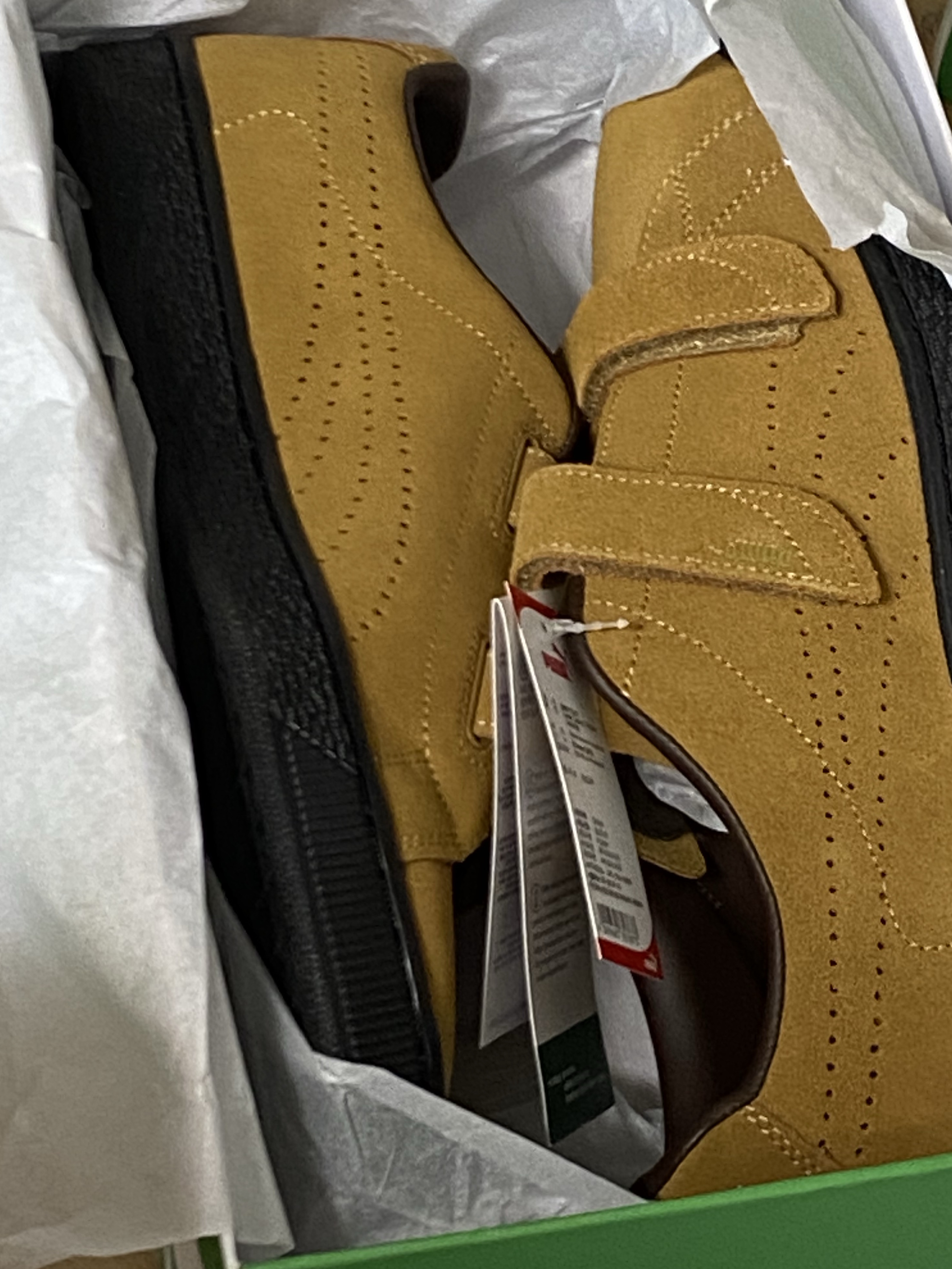 Puma x Noah Suede Classic Golden Brown Black 착용 스타일 - 2