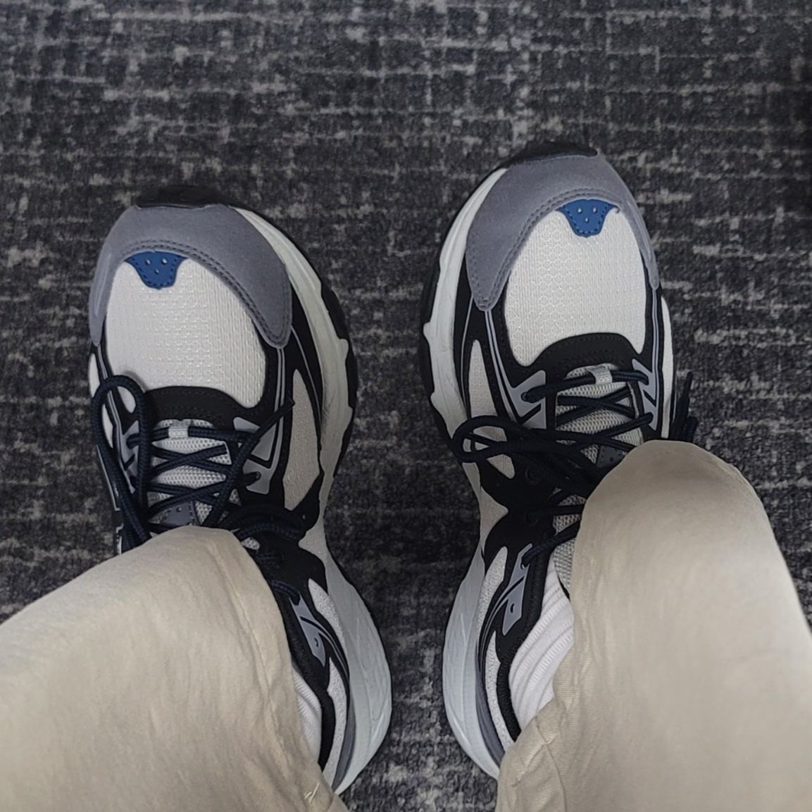 Asics Gel-Venture 6 SPS Glacier Grey 착용 스타일