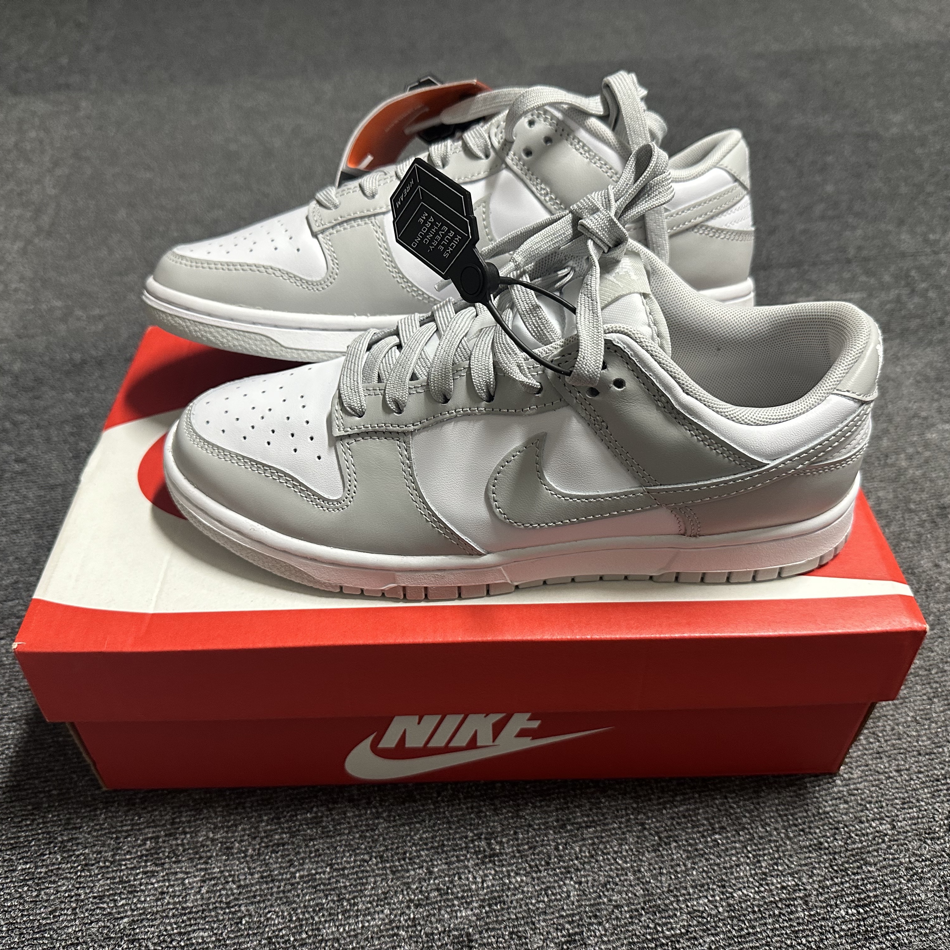 Nike Dunk Low Retro Grey Fog 착용 스타일