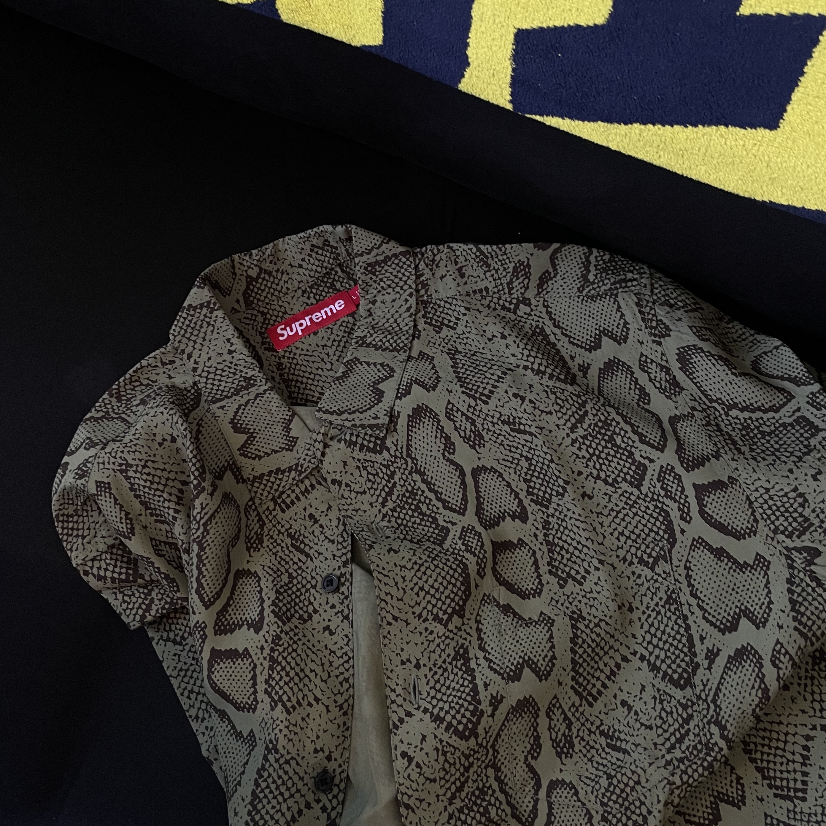 Supreme Snake S/S Shirt Olive - 24SS 착용 스타일 - 2