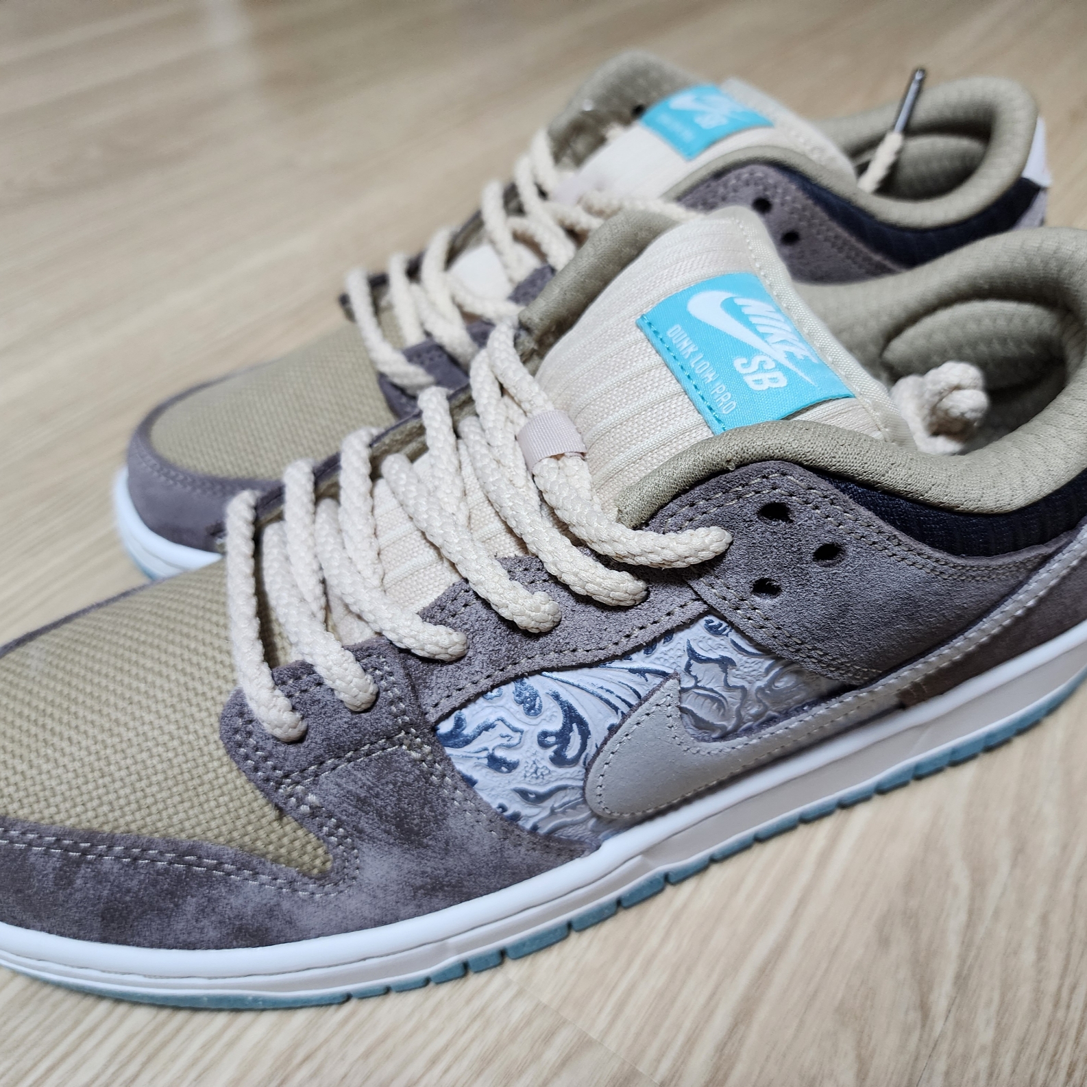 Nike SB Dunk Low Pro Big Money Saving 착용 스타일