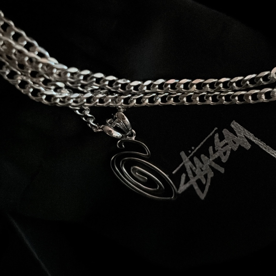 Stussy Swirly S Chain Sterling Silver 착용 스타일