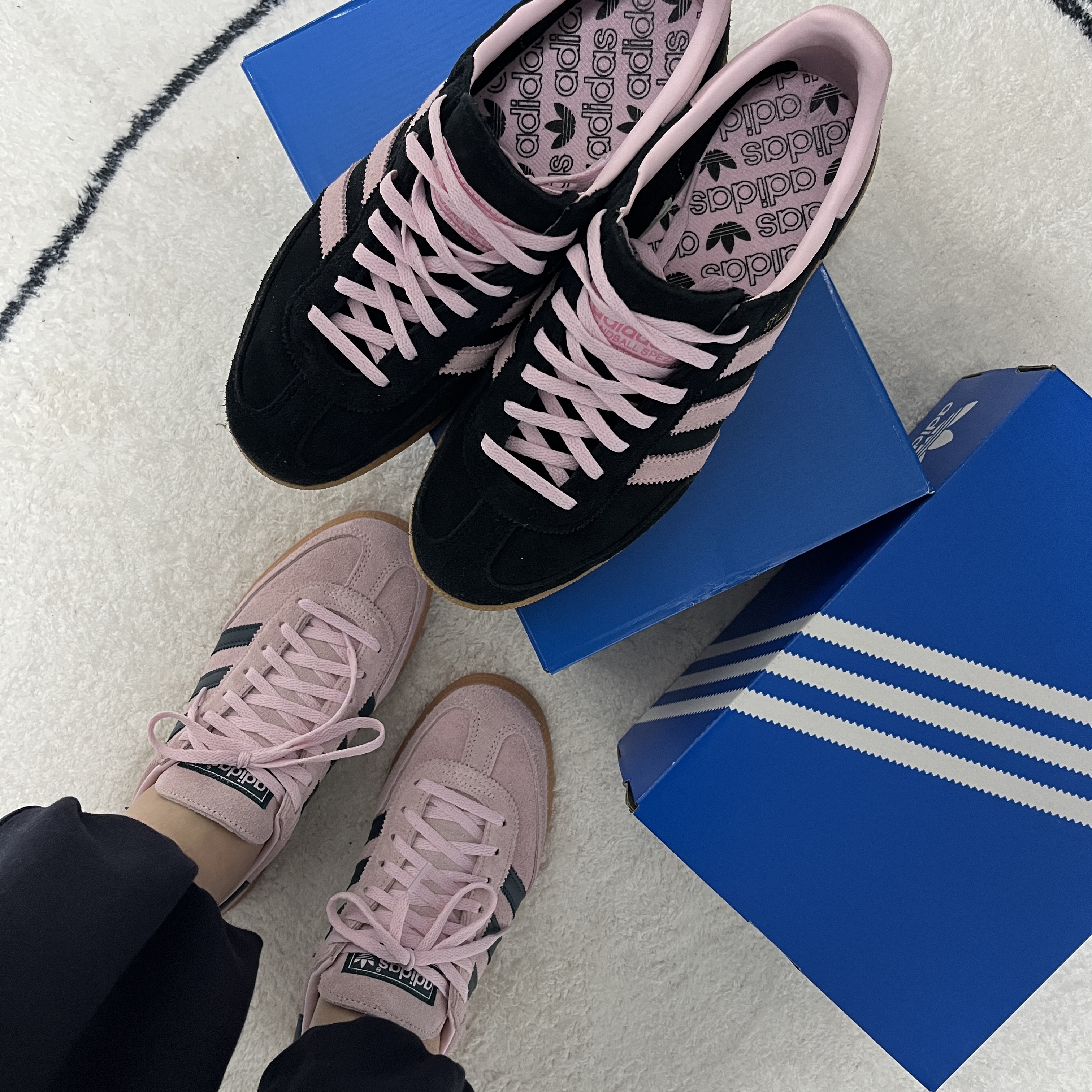 (W) Adidas Spezial Handball Clear Pink, (W) Adidas Spezial Handball Core Black Clear Pink 착용 스타일