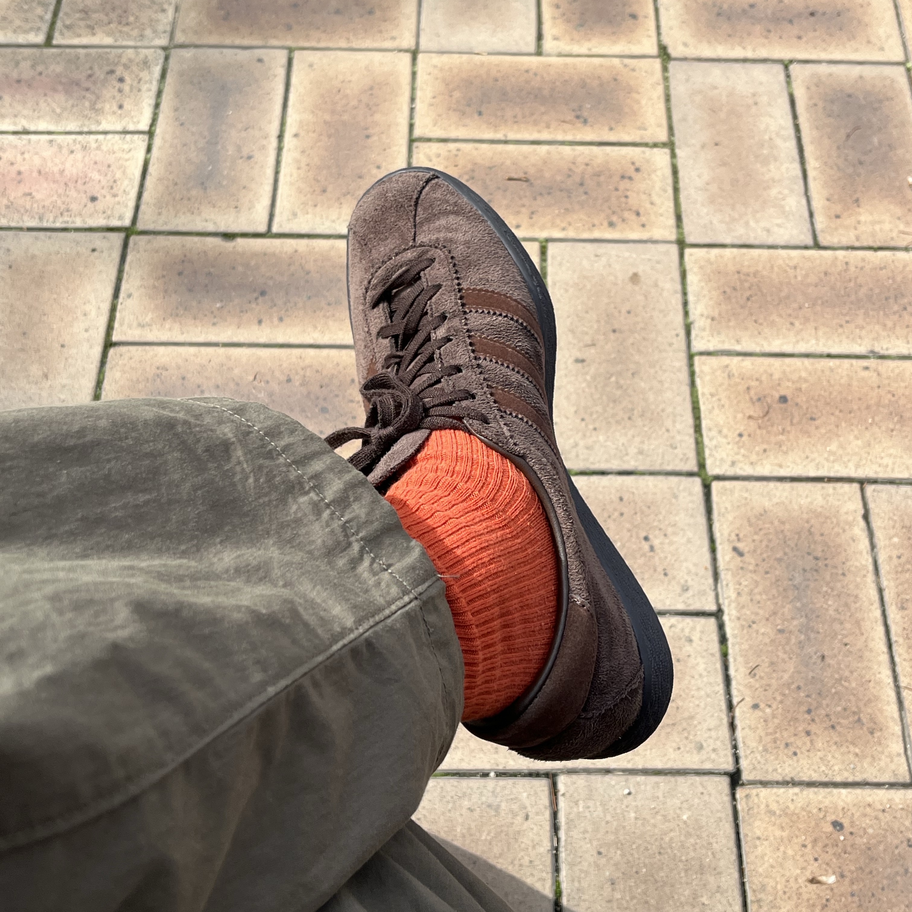 Adidas Tobacco Gruen Dark Brown 착용 스타일