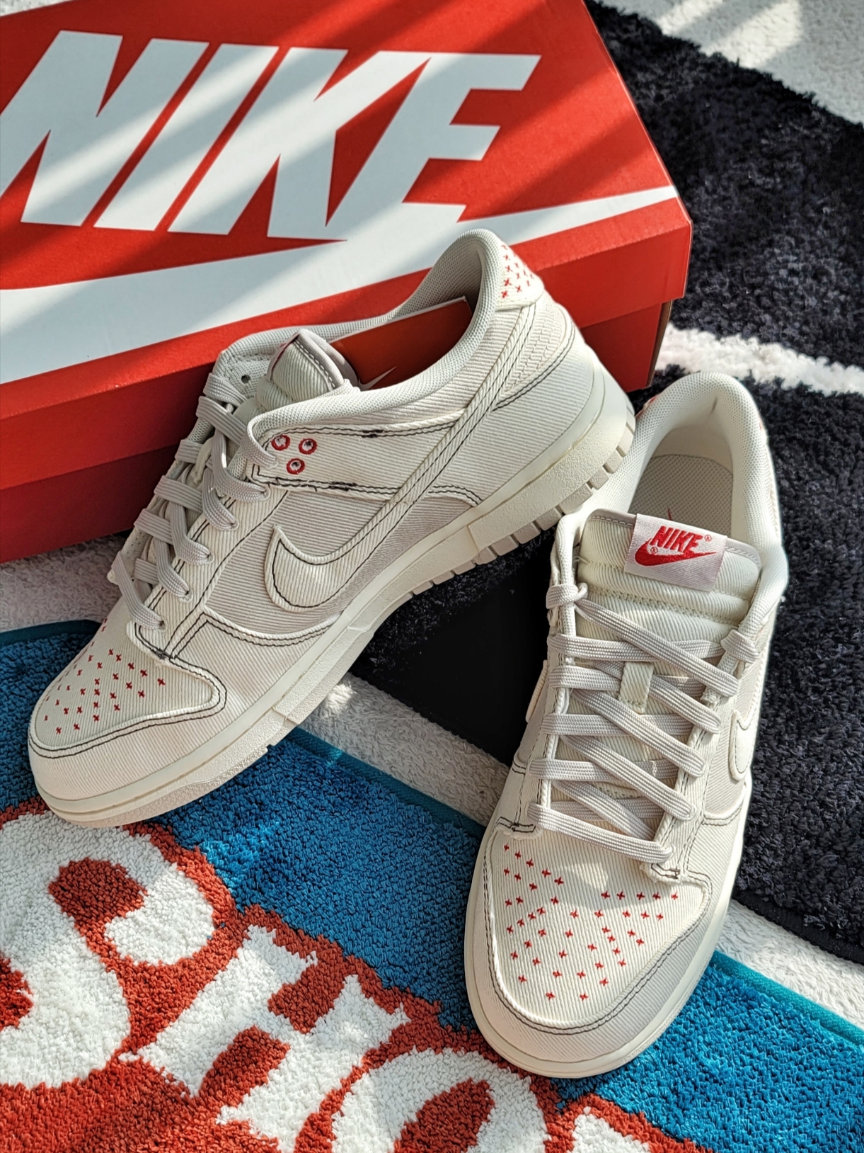 Nike Dunk Low Beige Red 착용 스타일