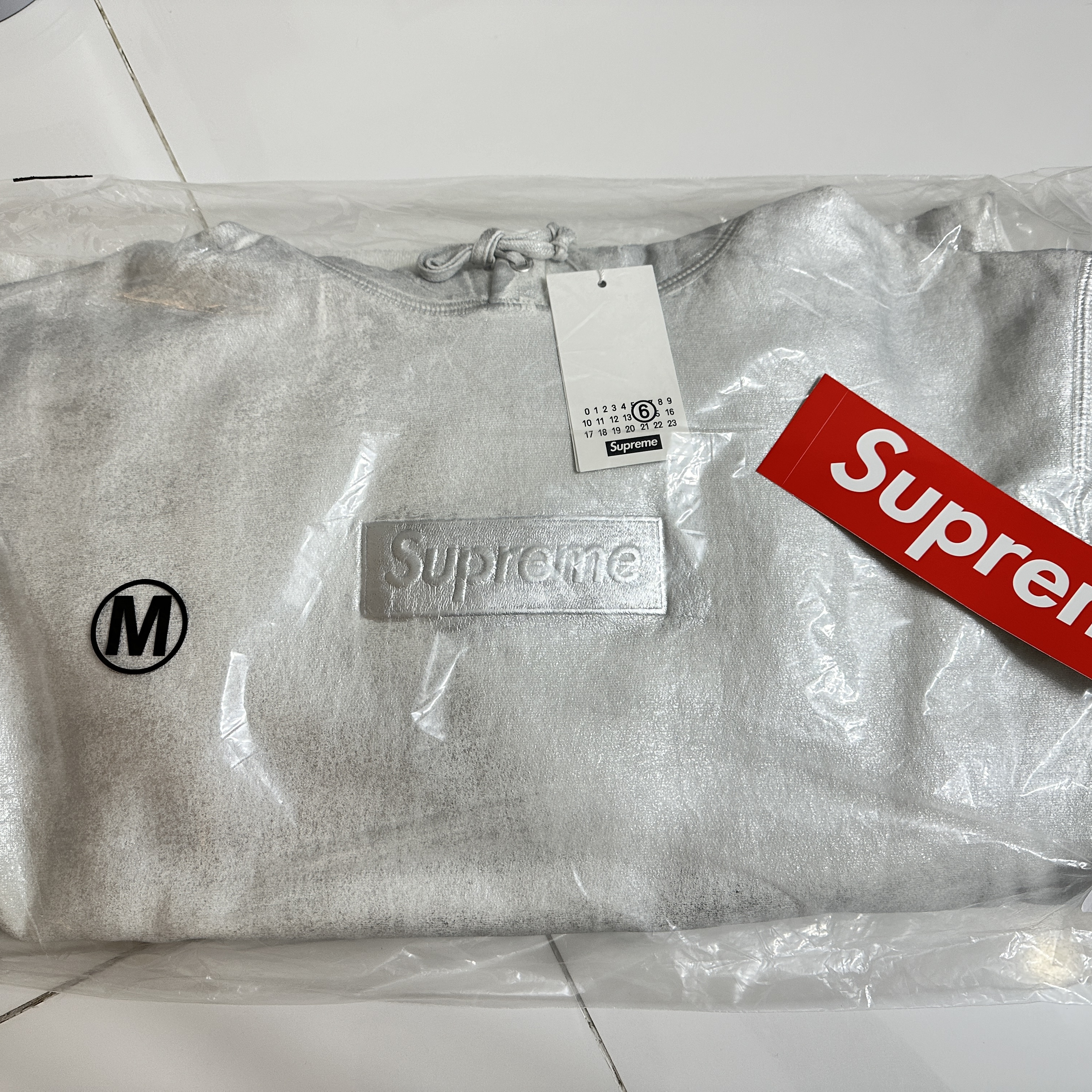 Supreme x MM6 Maison Margiela Foil Box Logo Hooded Sweatshirt White - 24SS 착용 스타일