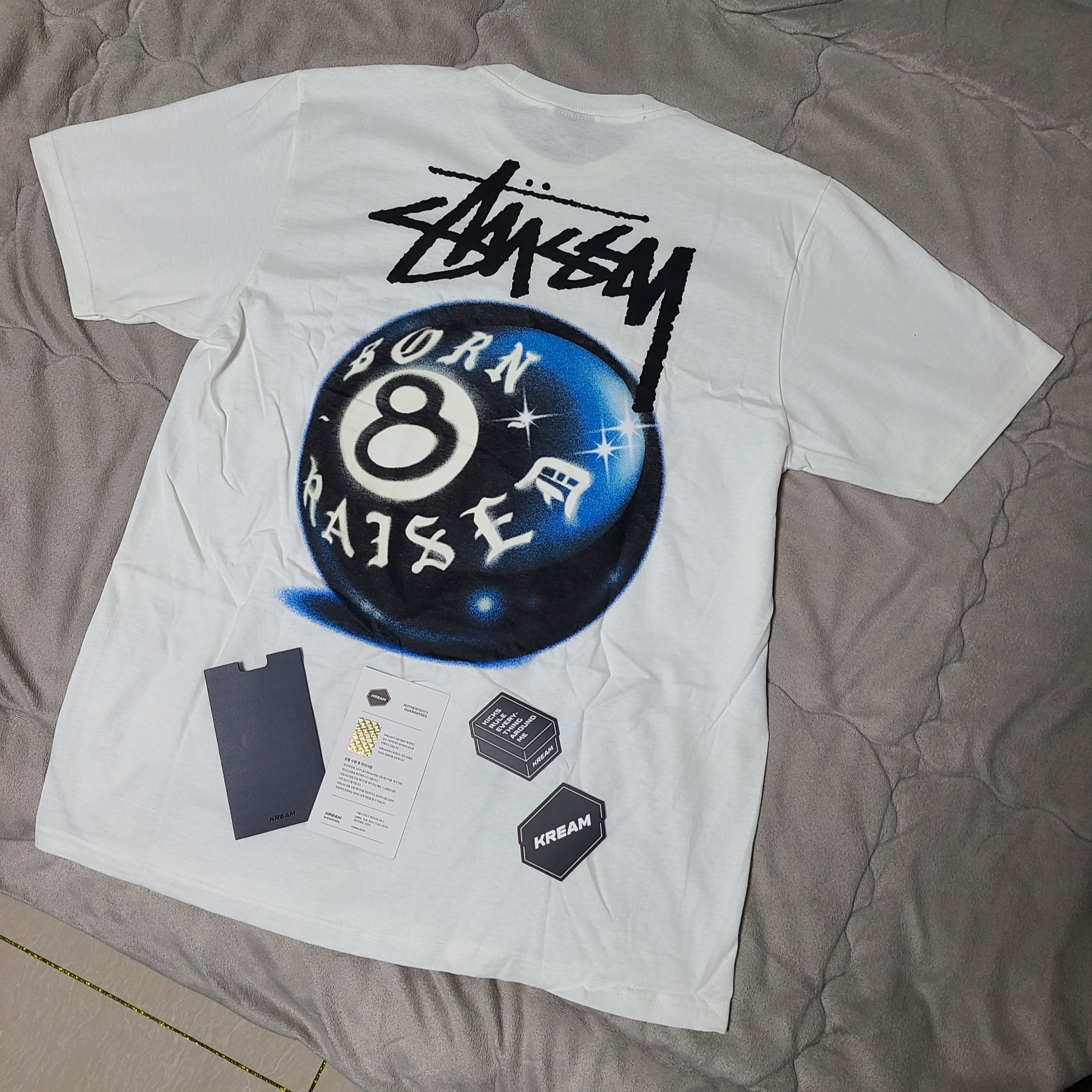 Stussy x Born X Raised 8 Ball T-Shirt White 착용 스타일 - 4