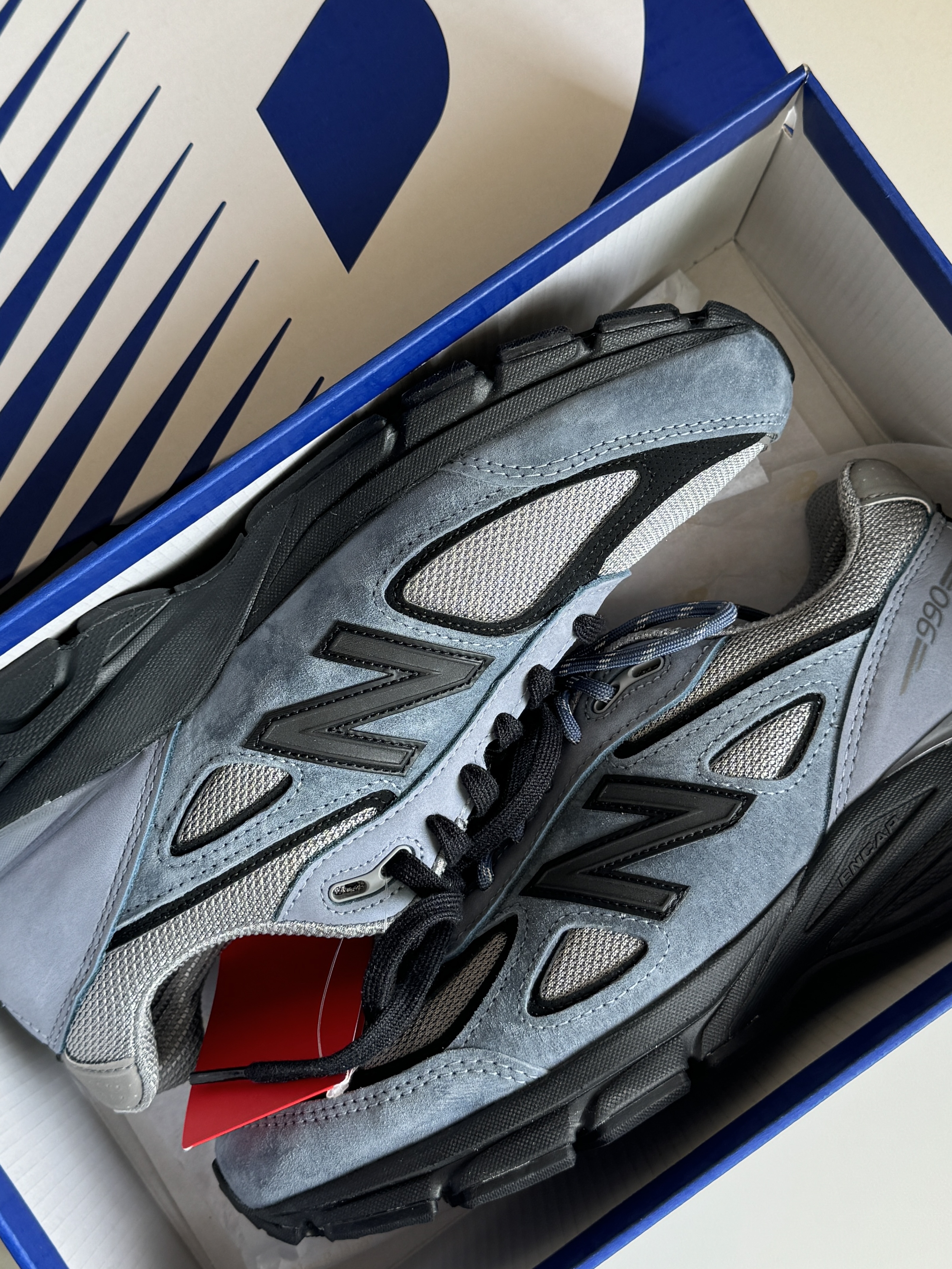 New Balance 990v4 Made in USA Arctic Grey 착용 스타일