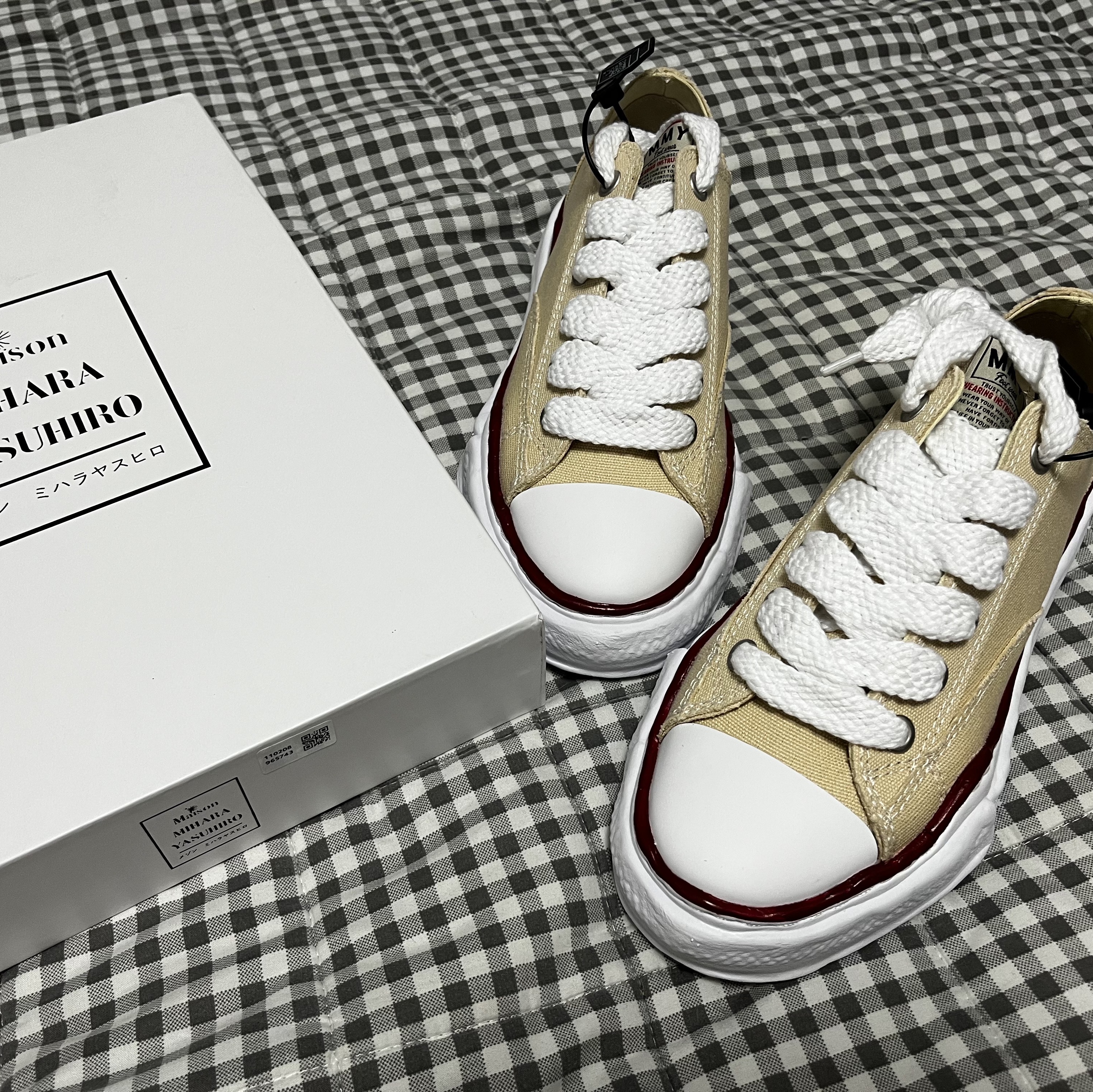 Maison Mihara Yasuhiro Peterson OG Sole Canvas Low-top Sneakers Natural 착용 스타일