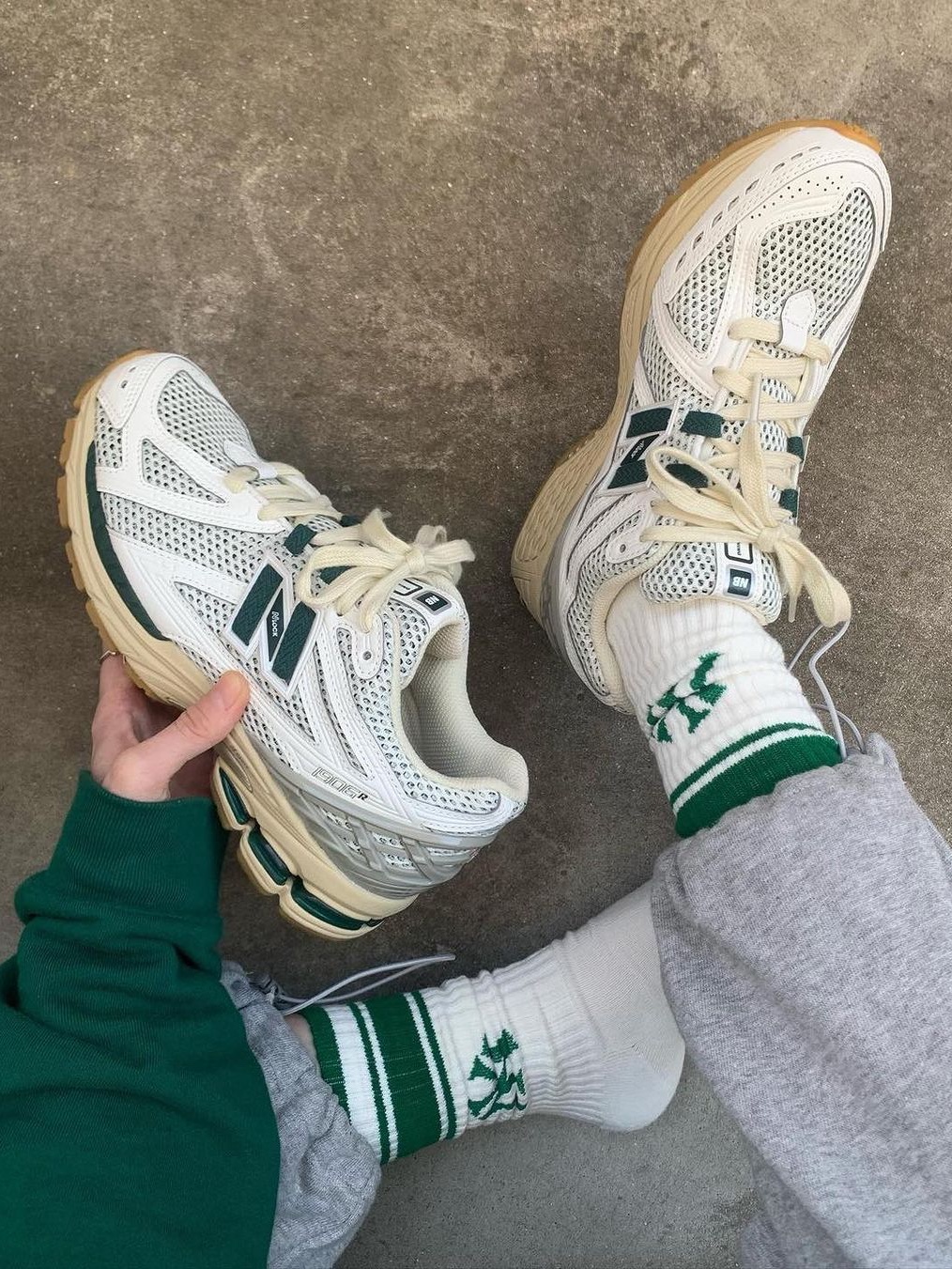 New Balance 1906R Harbor Grey Silver Metalic, New Balance 1906R Silver Green 착용 스타일 - 3