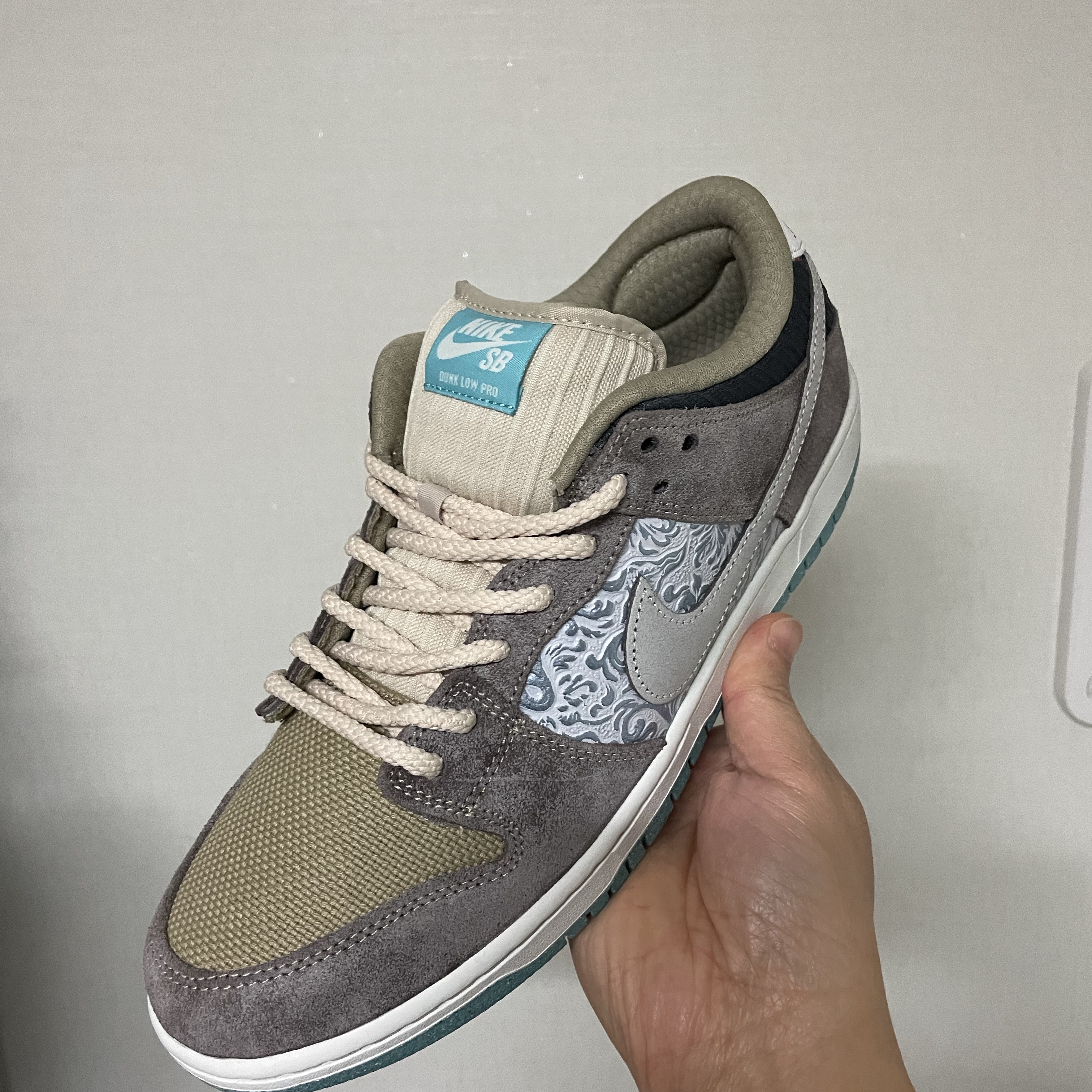 Nike SB Dunk Low Pro Big Money Saving 착용 스타일 - 2