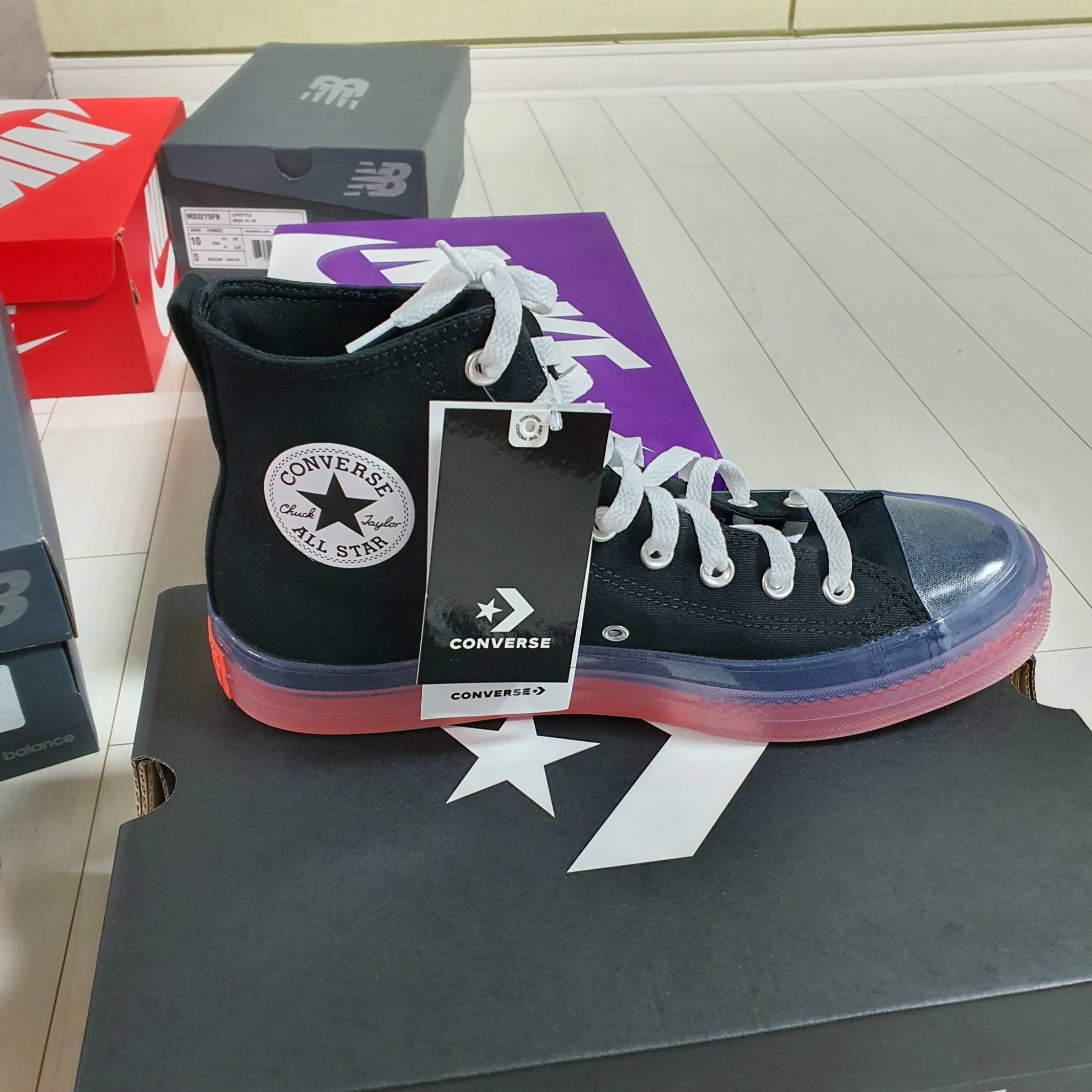 Converse Chuck Taylor All Star CX High Black Wild Mango 착용 스타일 - 3