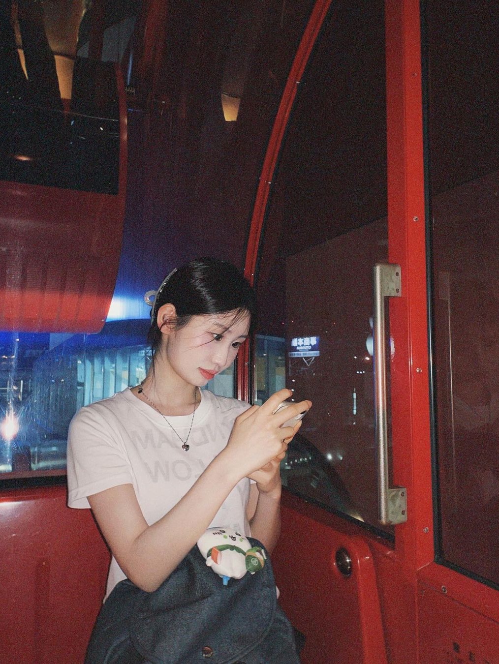 [KREAM 단독] Safarispot Women 1/2 Highway Inn T-Shirt White Red, [KREAM 단독] Safarispot Women 1/2 Highway Inn T-Shirt White Black 착용 스타일