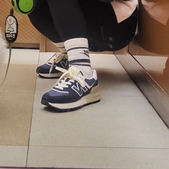 New Balance 574 Legacy Navy 착용 스타일