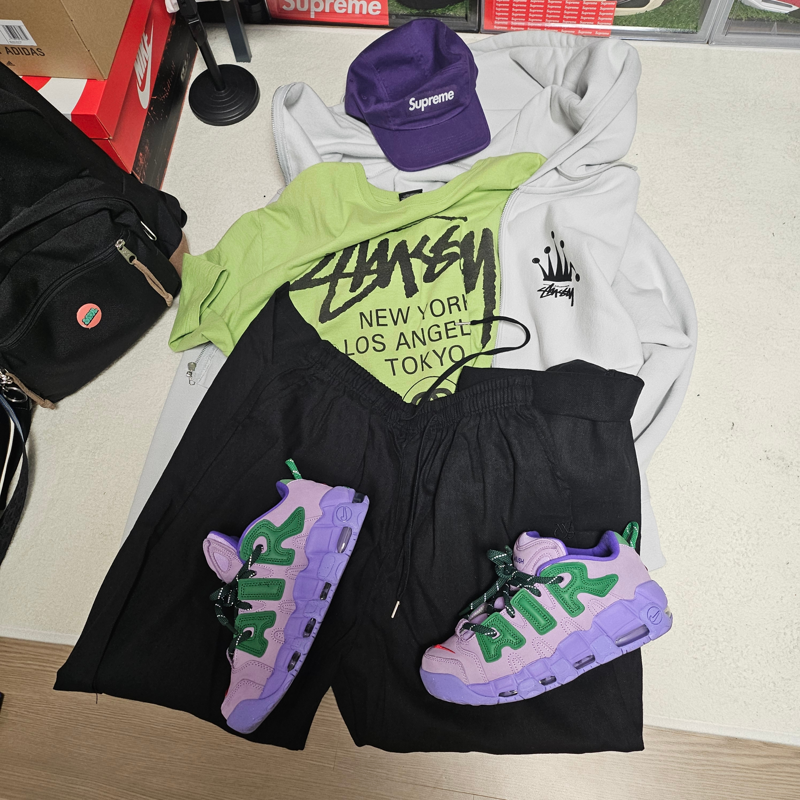 Supreme Washed Chino Twill Camp Cap Purple - 24SS, Stussy World Tour T-Shirt Tea 2023 착용 스타일
