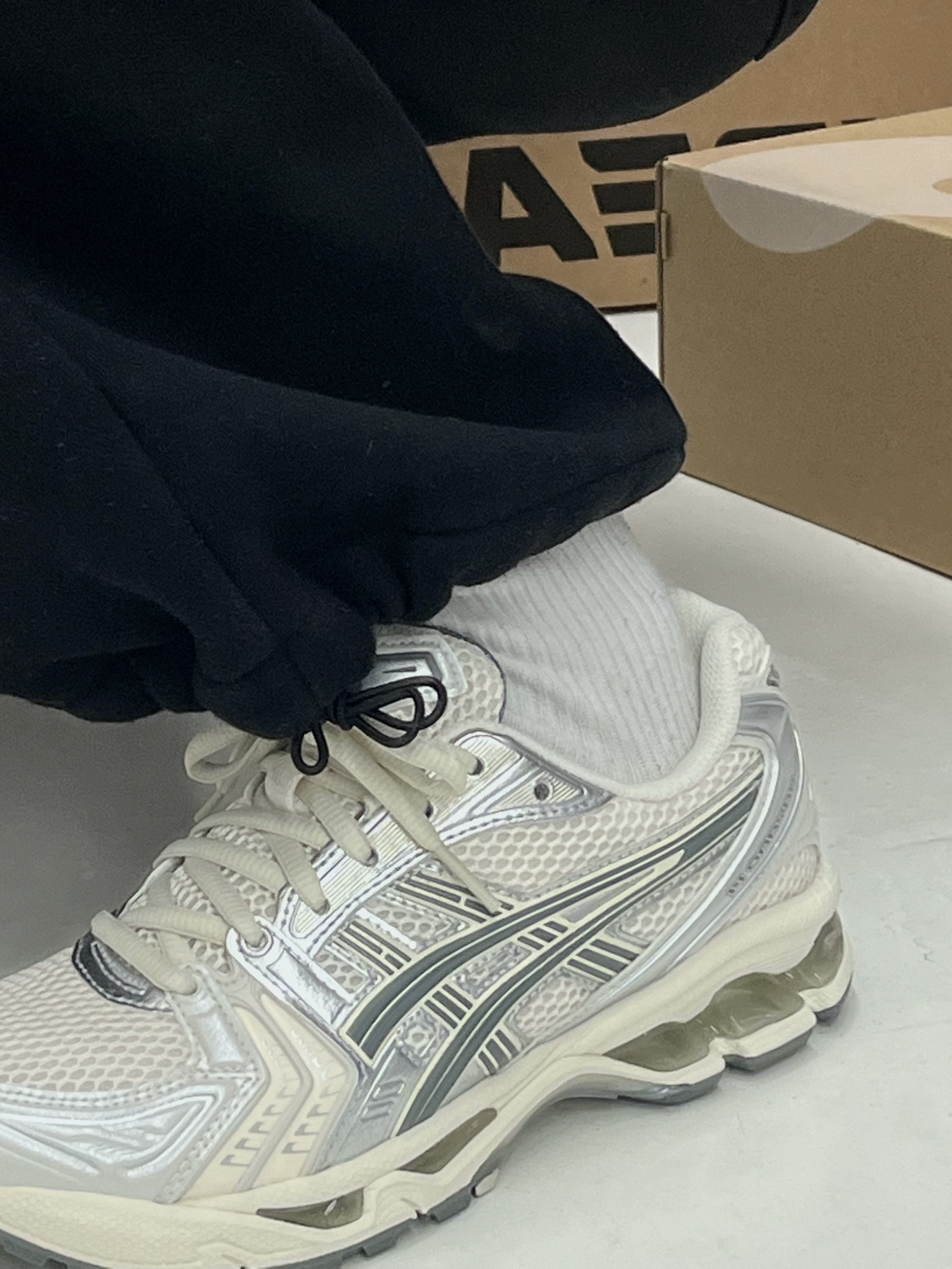 Asics Gel-Kayano 14 Birch Dark Pewter ์ฐฉ์ฉ ์คํ์ผ - 3
